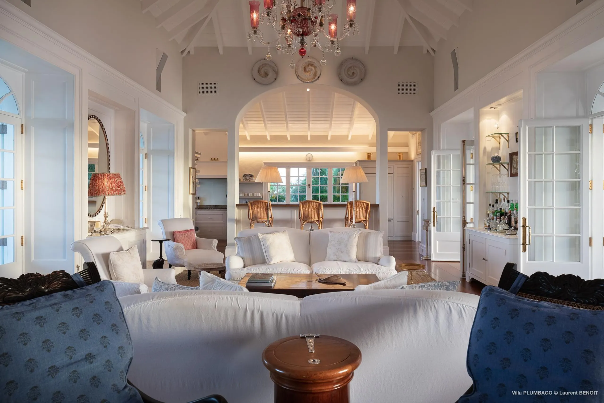 Lavish Oceanside Villa with Private Pool and Fitness Room — photograph 7