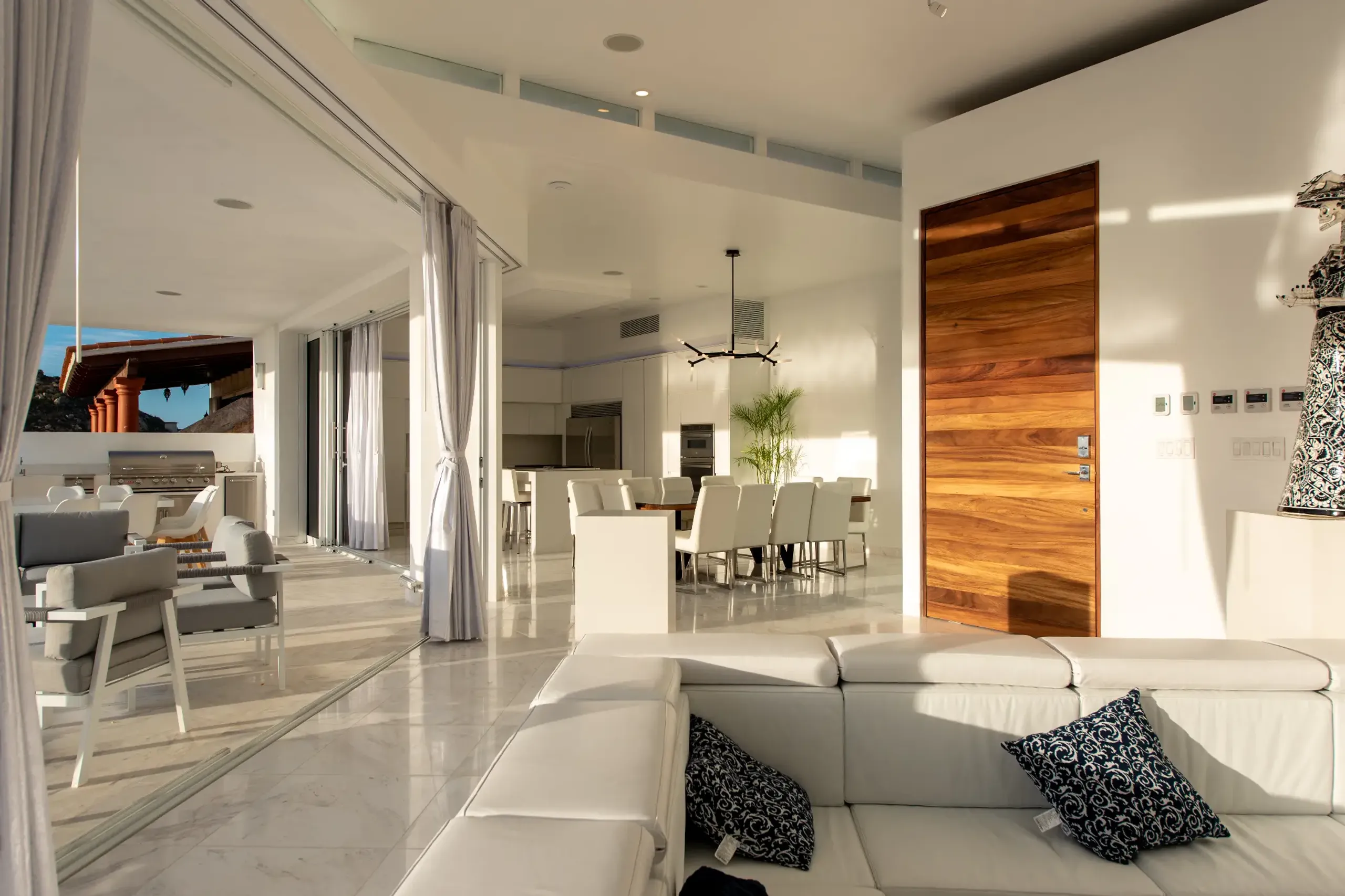 Pedregal Grandview Estate with Infinity Pool and Perfect VIews over the Marina — photograph 9