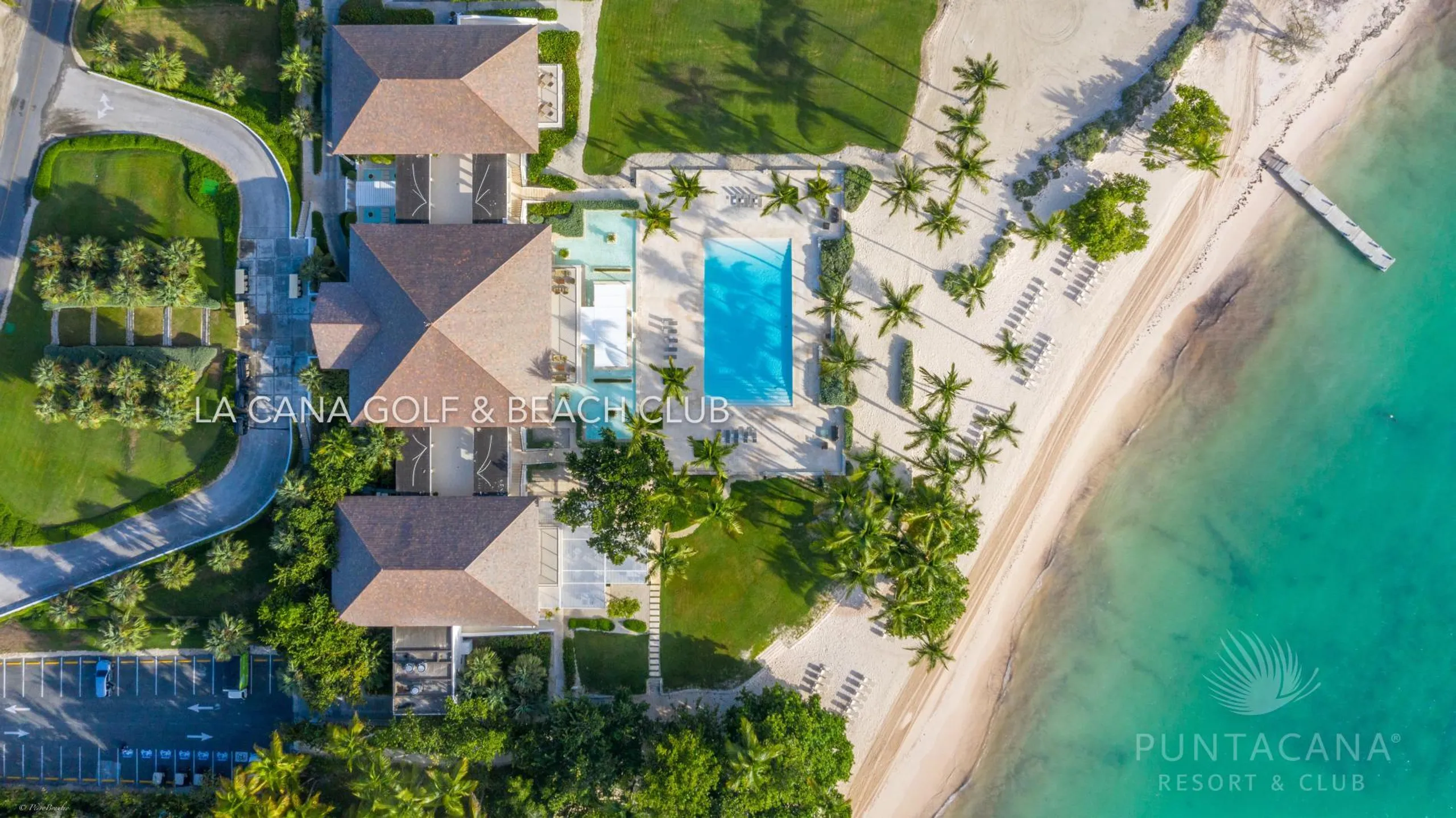 Gorgeous 6-Bedroom Villa with Private Pool Golf Course Views and Stunning Outdoor Spaces — photograph 5