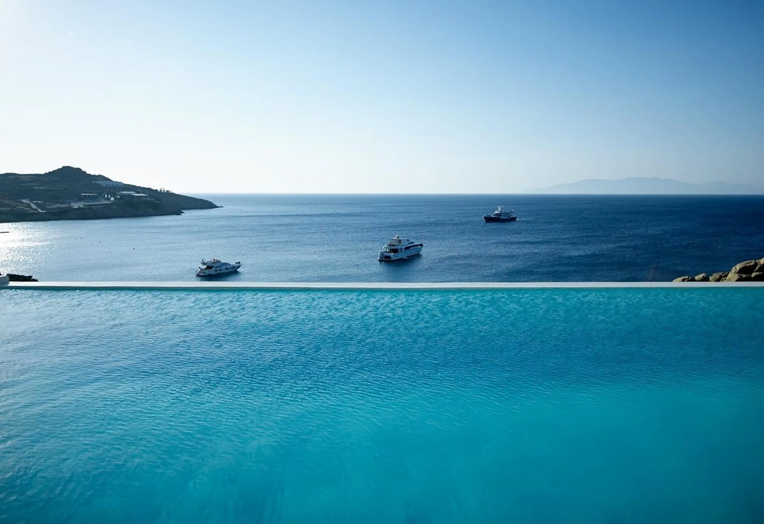 Magnificent Luxury Villa in Mykonos with Private Pool and Jacuzzi — photograph 2