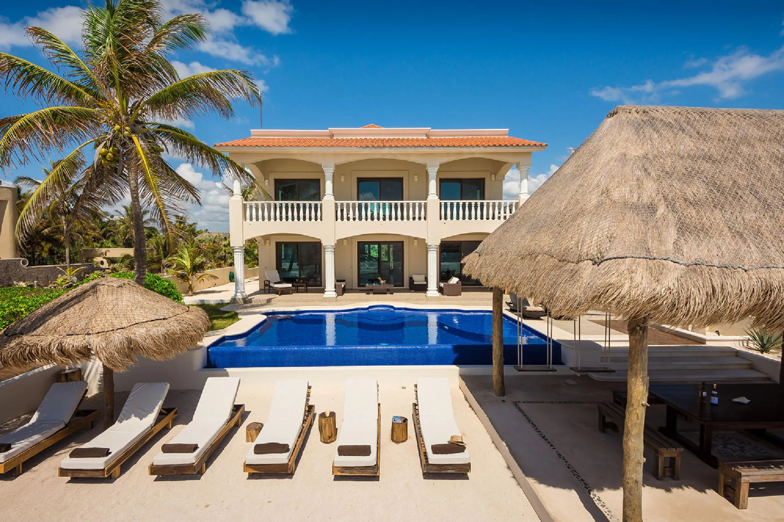 Amazing  Tankah Bay Oceanfront Estate with Infinity Pool and Private Beach — photograph 6
