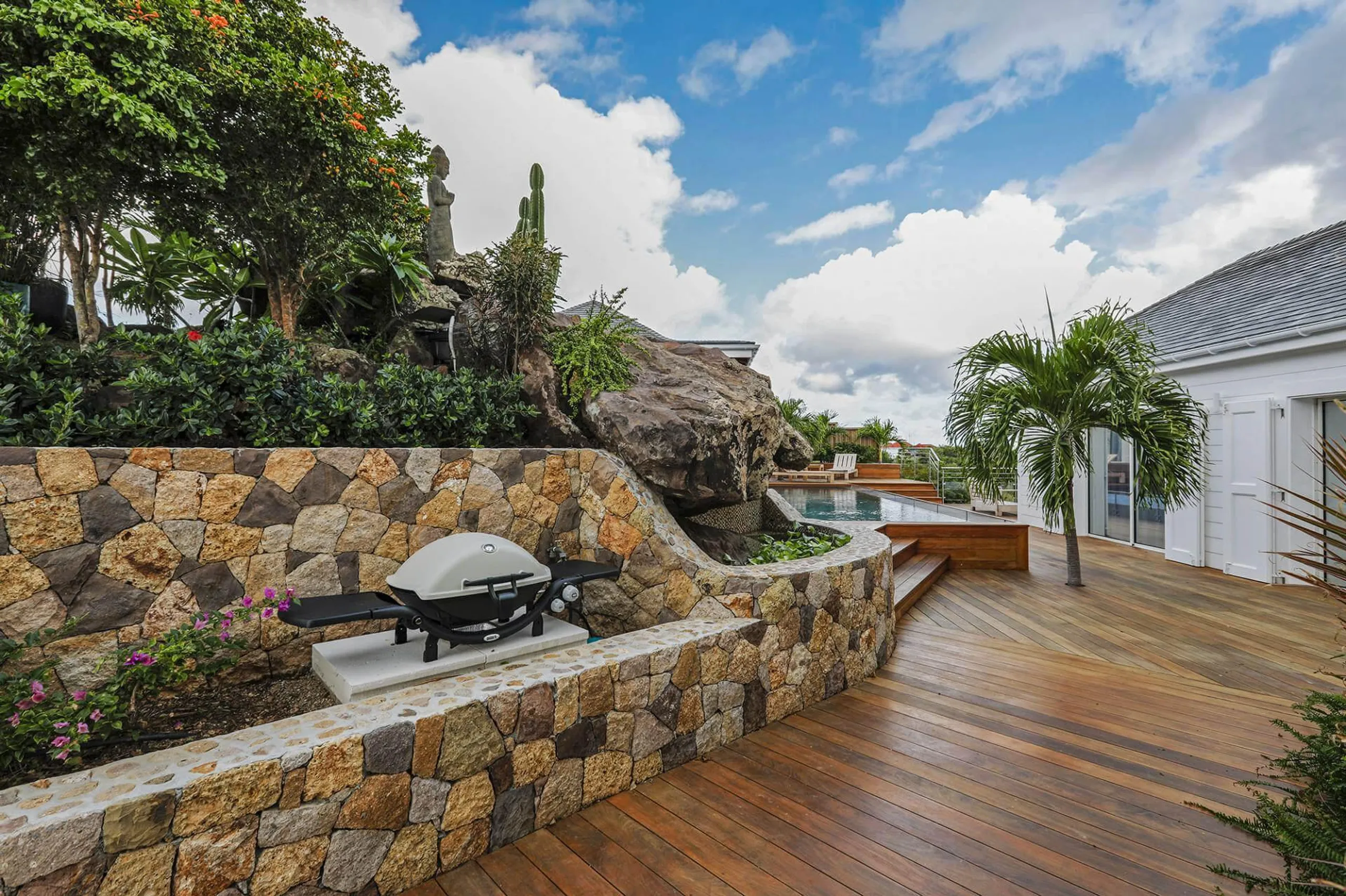Sophisticated Villa Private Pool Outside Grill and Lounge Area with Majestic Ocean Views — photograph 10
