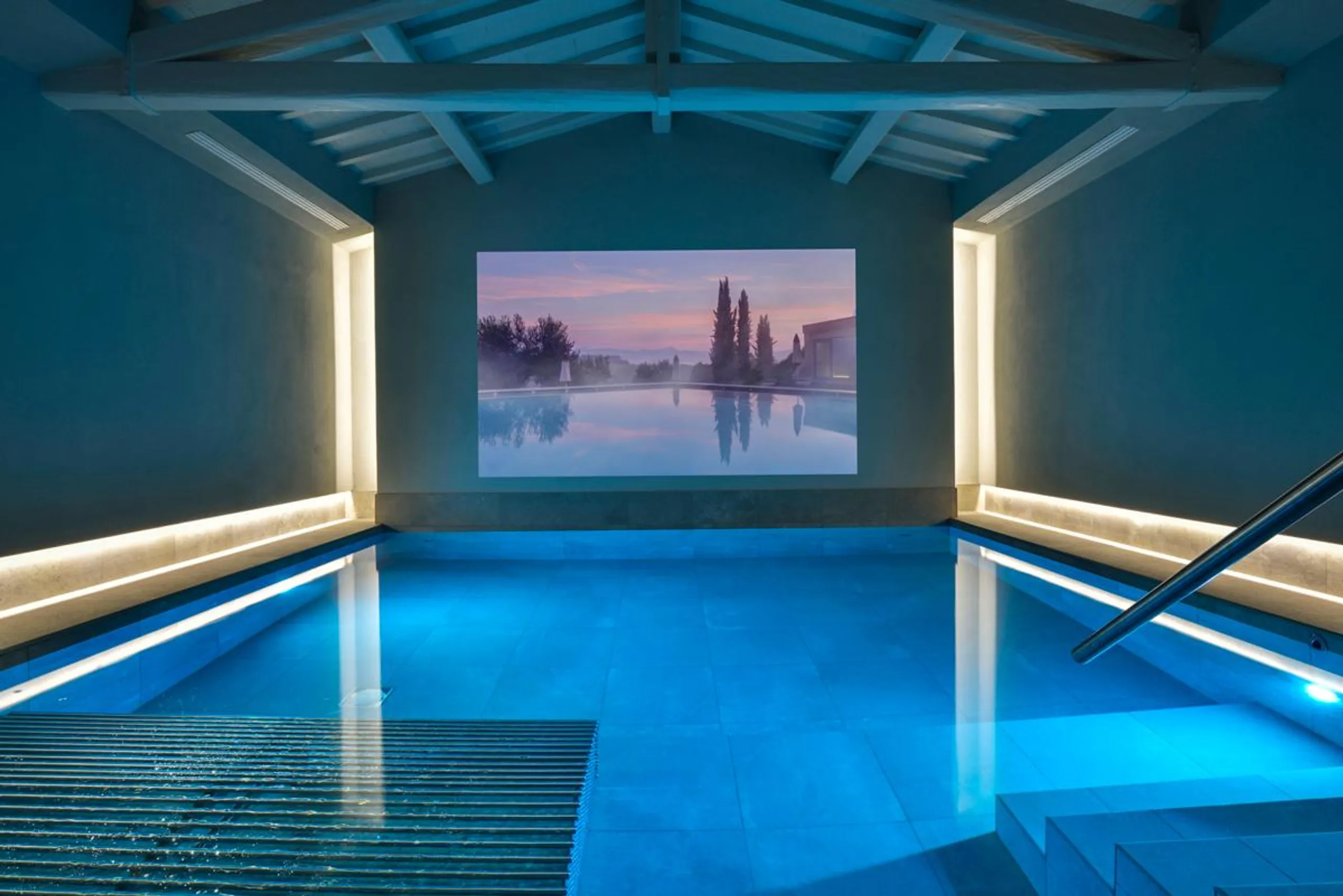 Posh Villa with Private Pool and Scenic Views — photograph 10