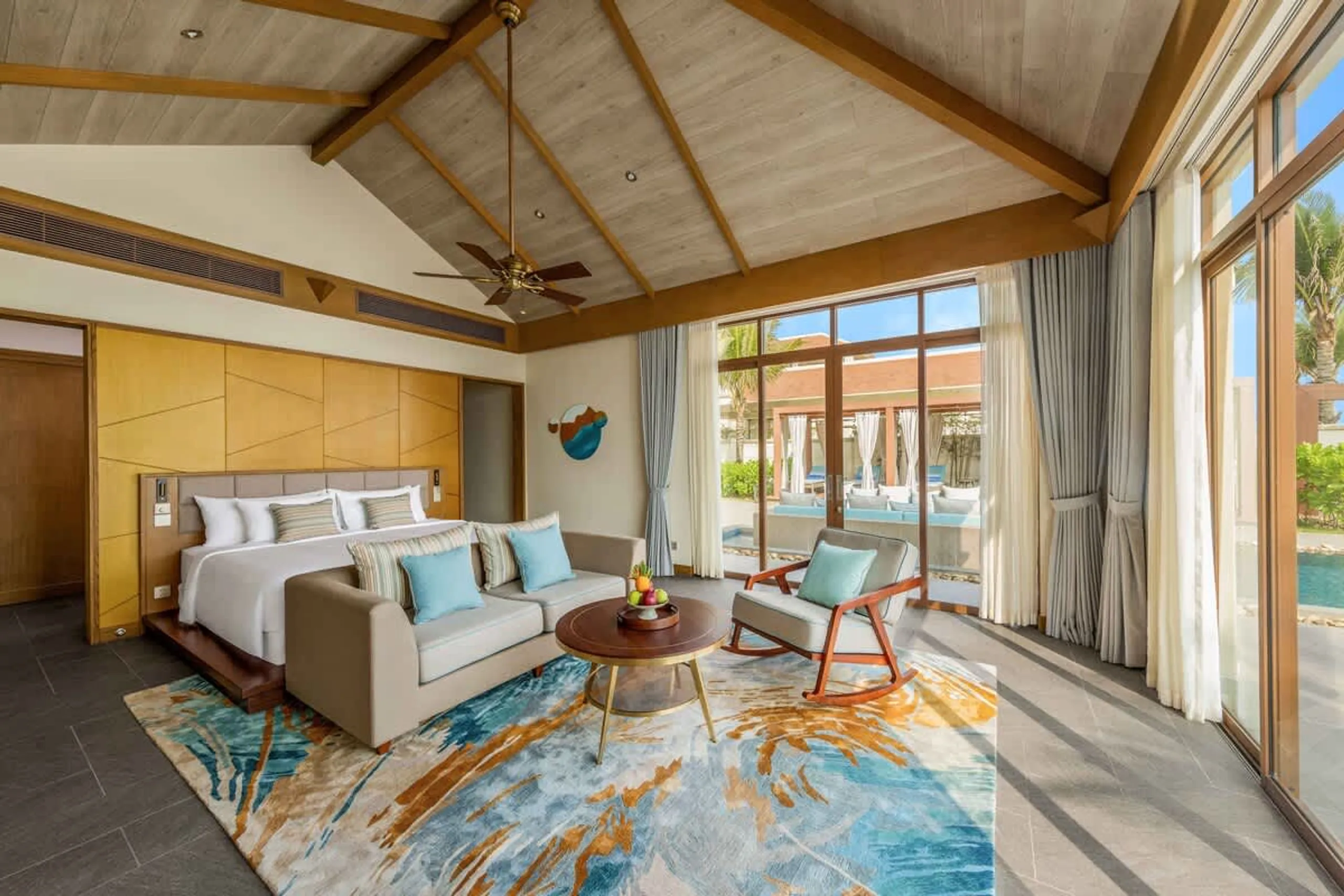 Phenomenal Oceanfront Villa with Private Pool & 5-Star Resort Amenities — photograph 11