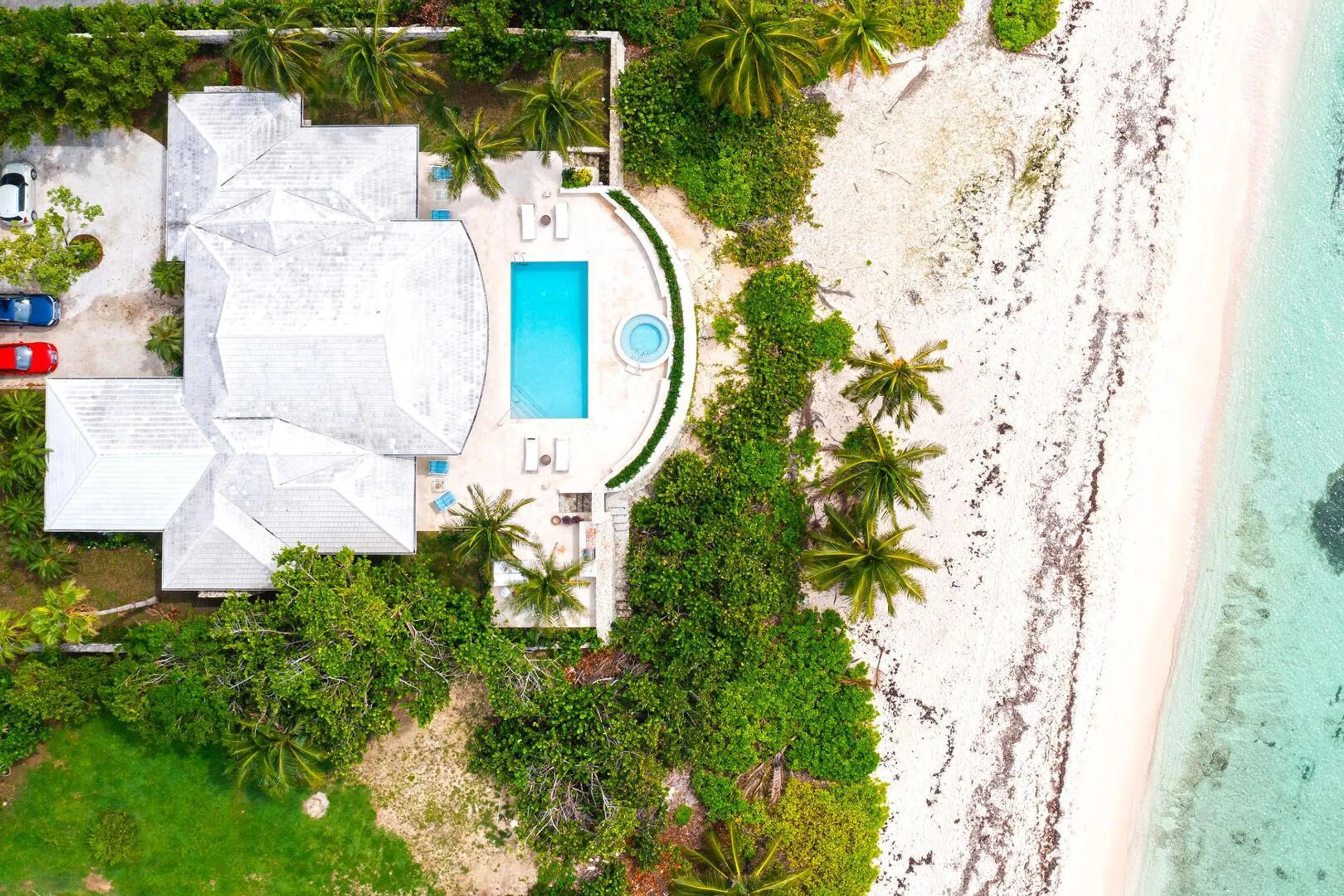 Spotts Sands Elite Villa With Private Pool, Hot Tub, and Majestic Views — photograph 5