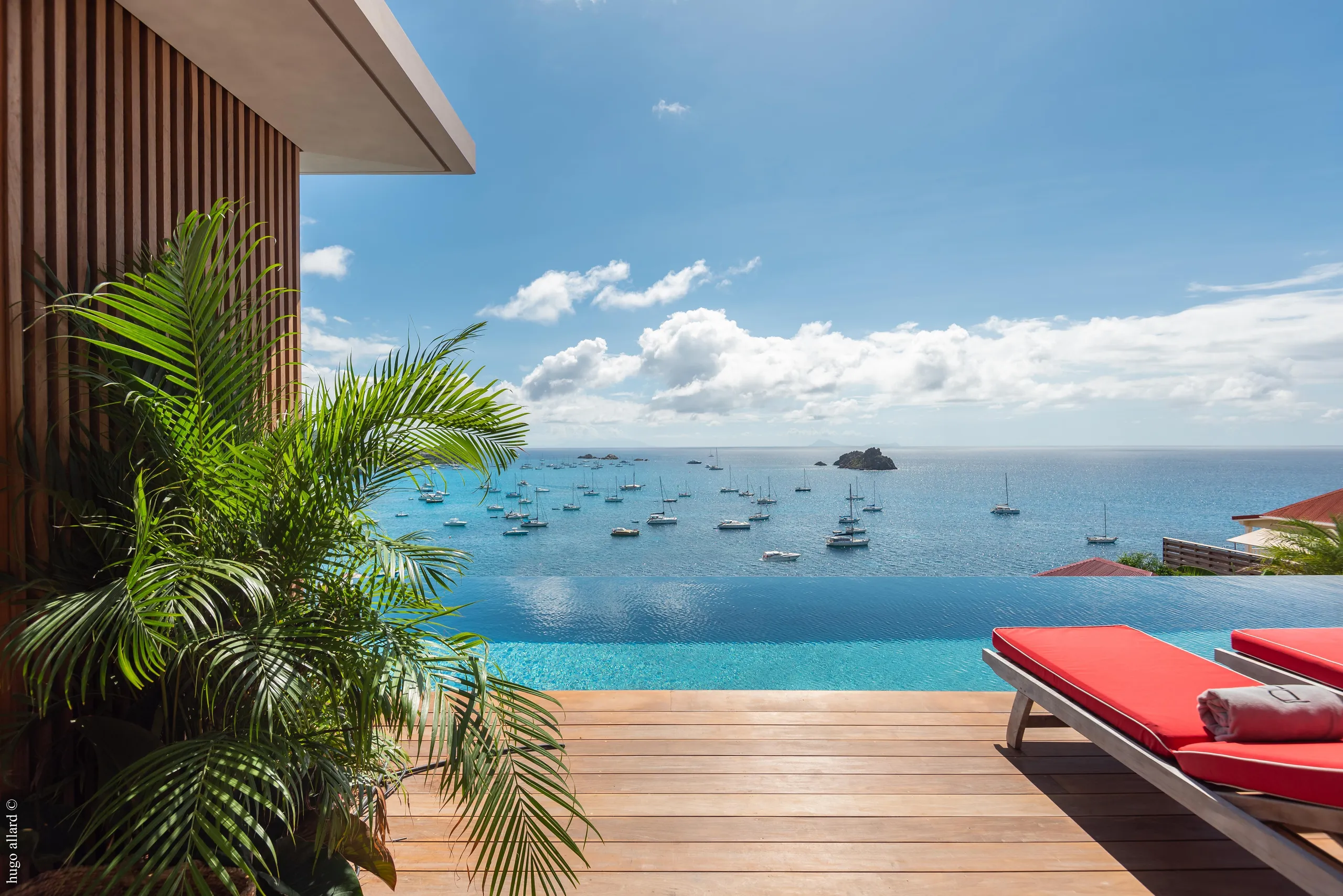 Glorious Oceanview Villa with Infinity Pool and Fitness Room — photograph 3