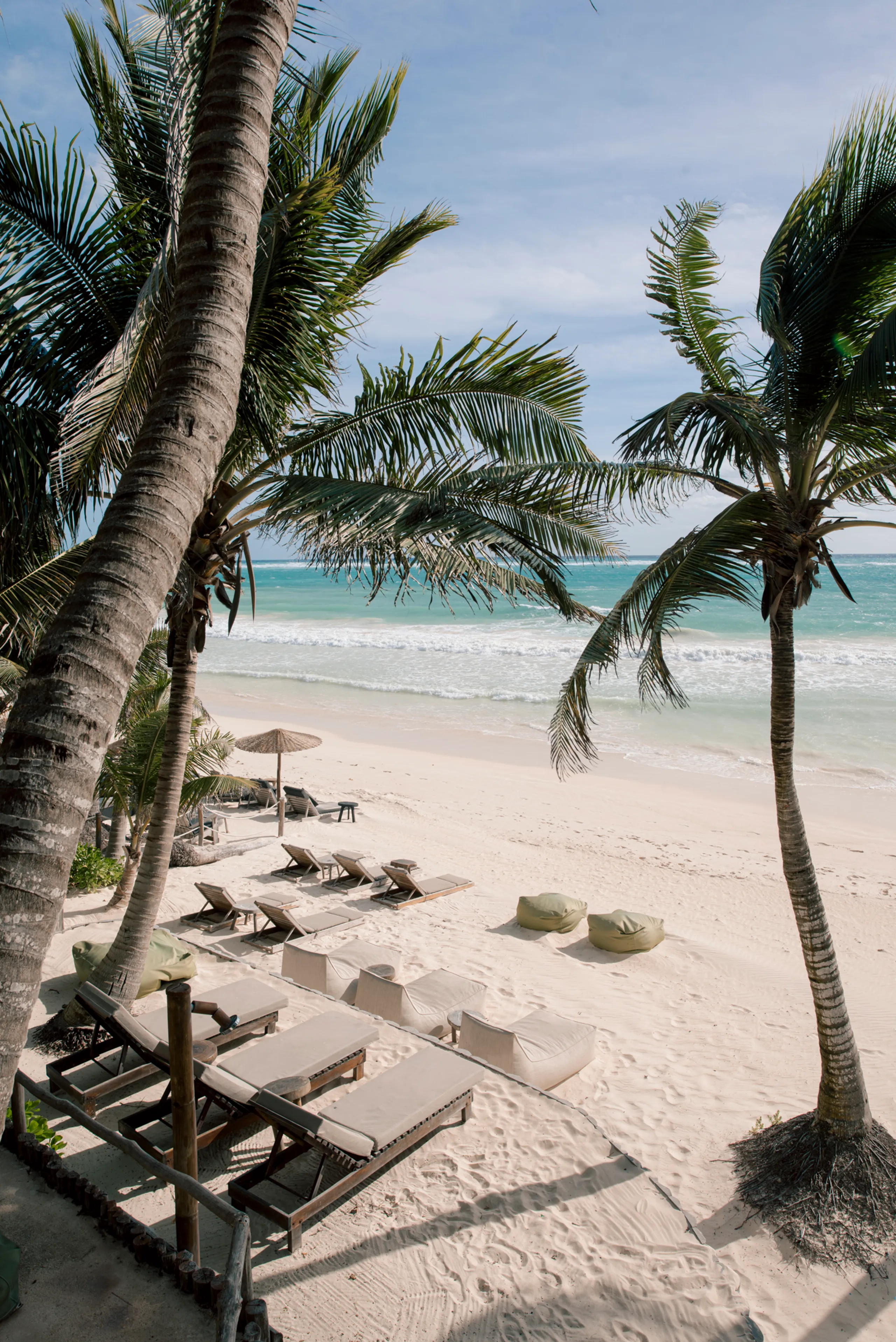 Grand Beachfront Villa in Tulum with Pool & Ocean Views — photograph 5