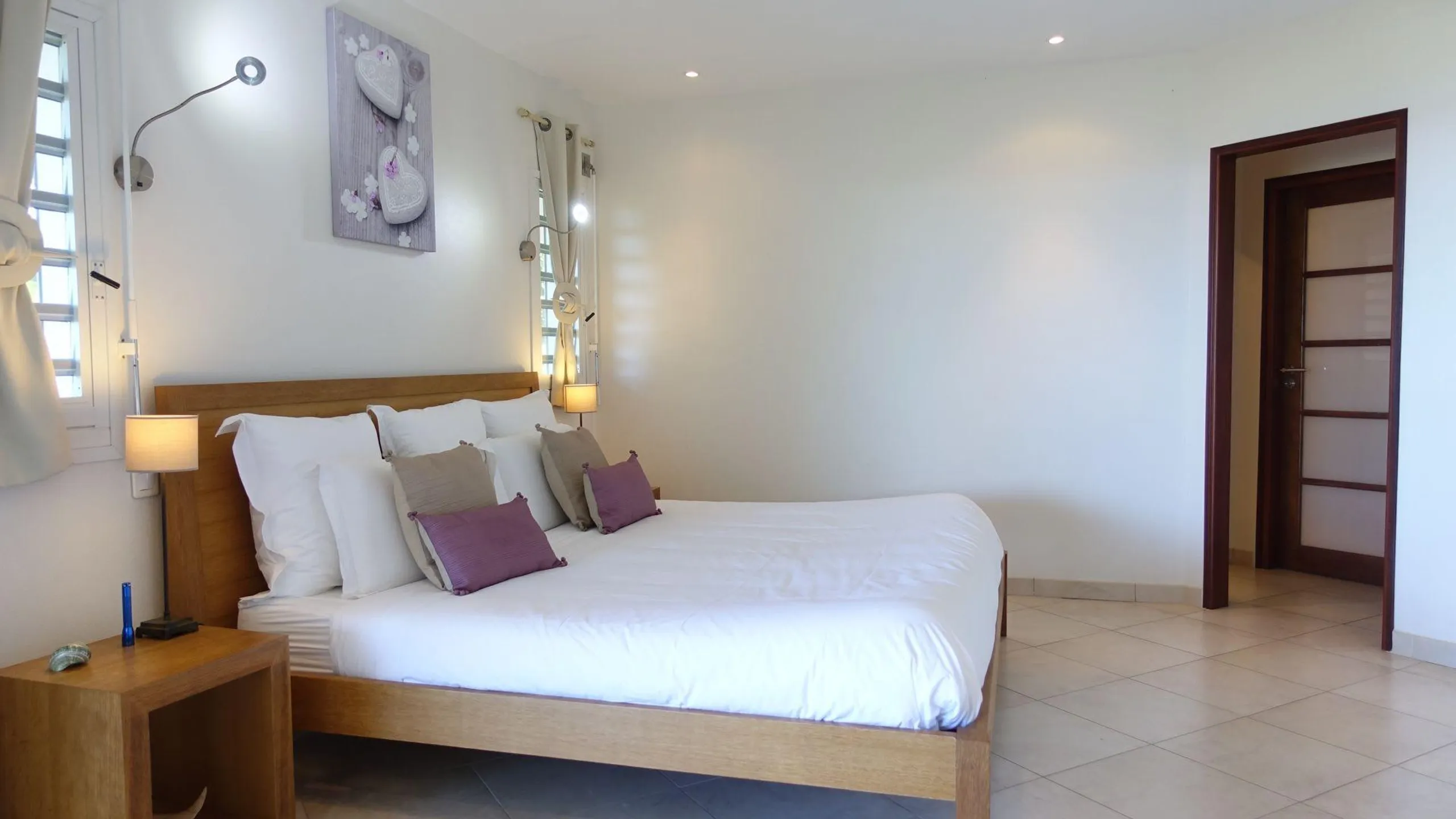 Deluxe 3 Bedroom Villa with Pool And Picturesque Sea Views — photograph 6