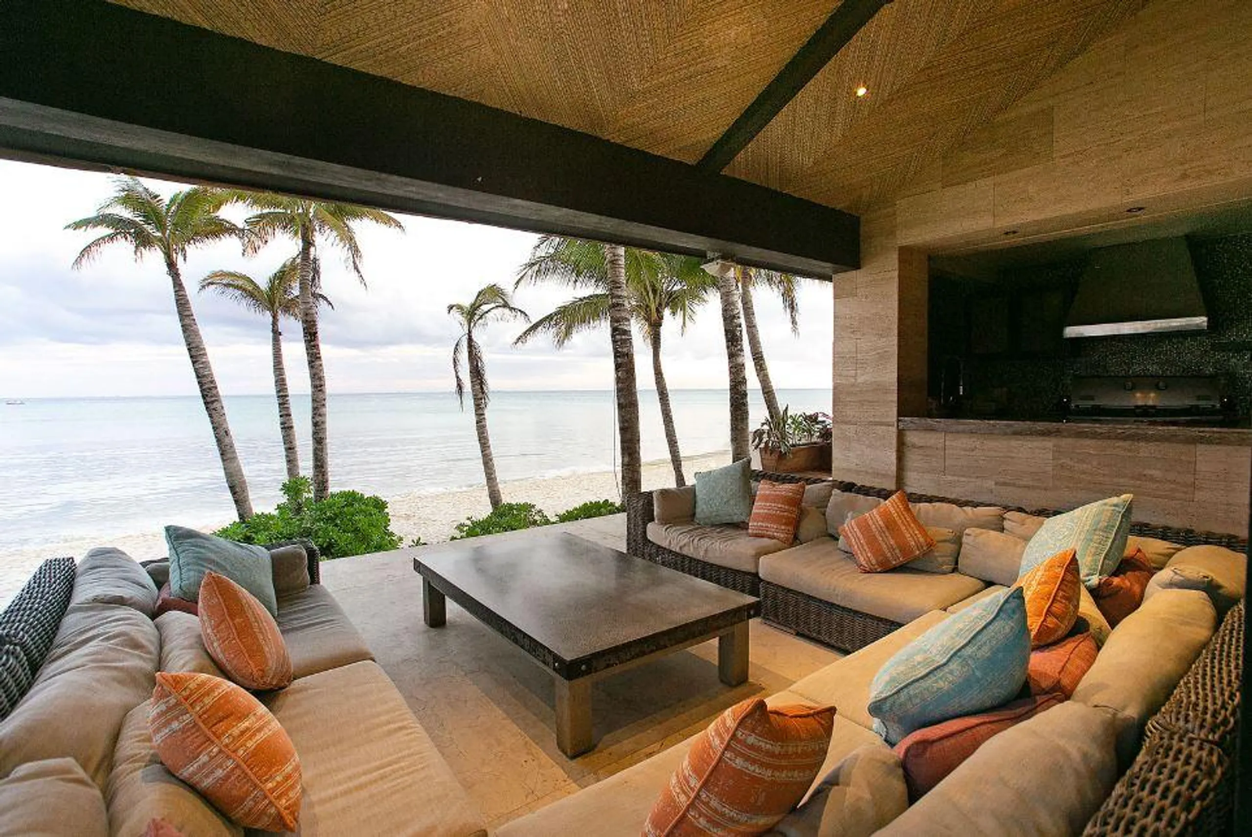 Upscale Beach Front Playacar Villa with Private Pool and Ocean Views — photograph 4