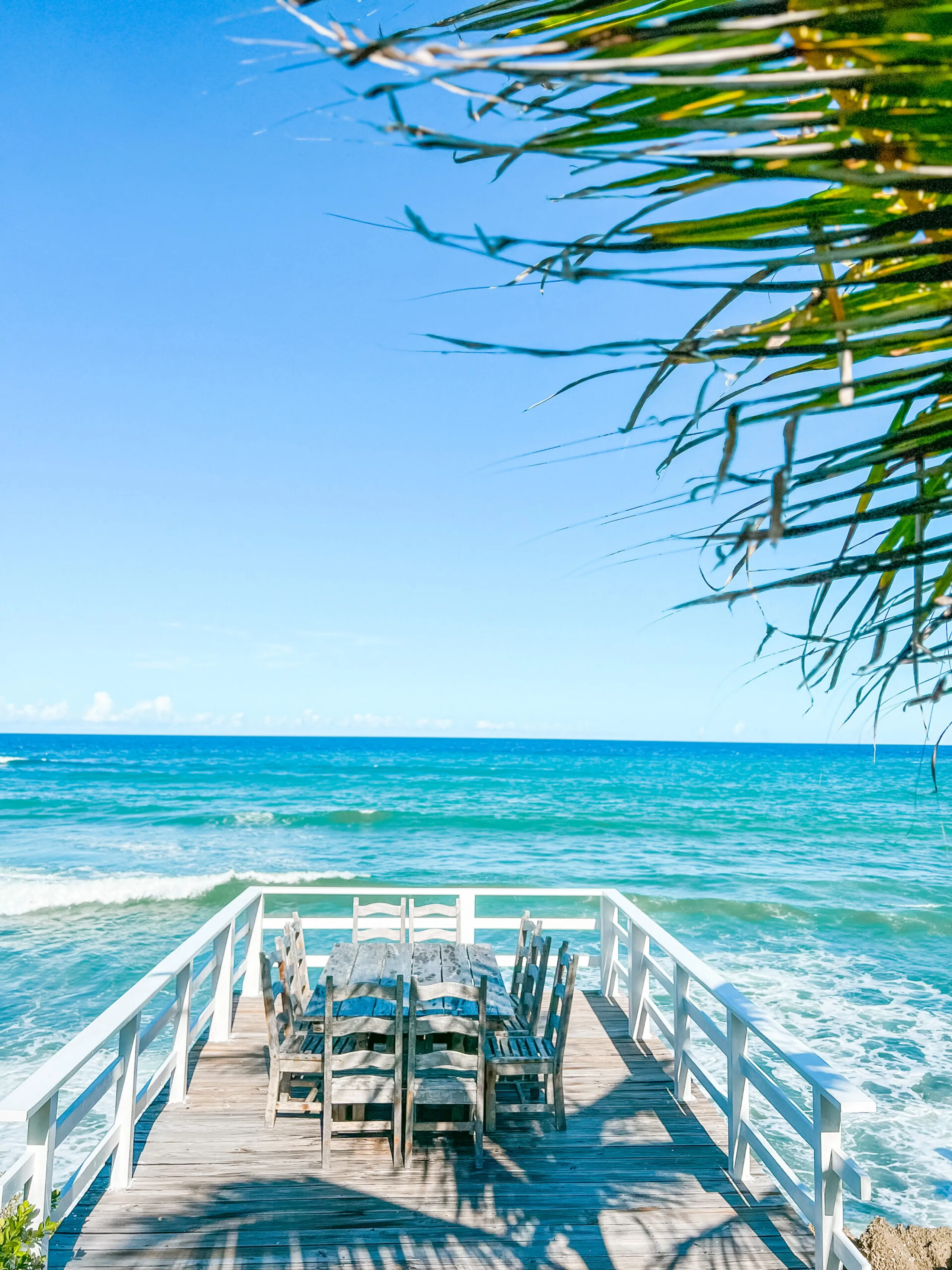 Splendid Tropical Villa with Infinity Pool, Jacuzzi and Stunning Ocean Views — photograph 5