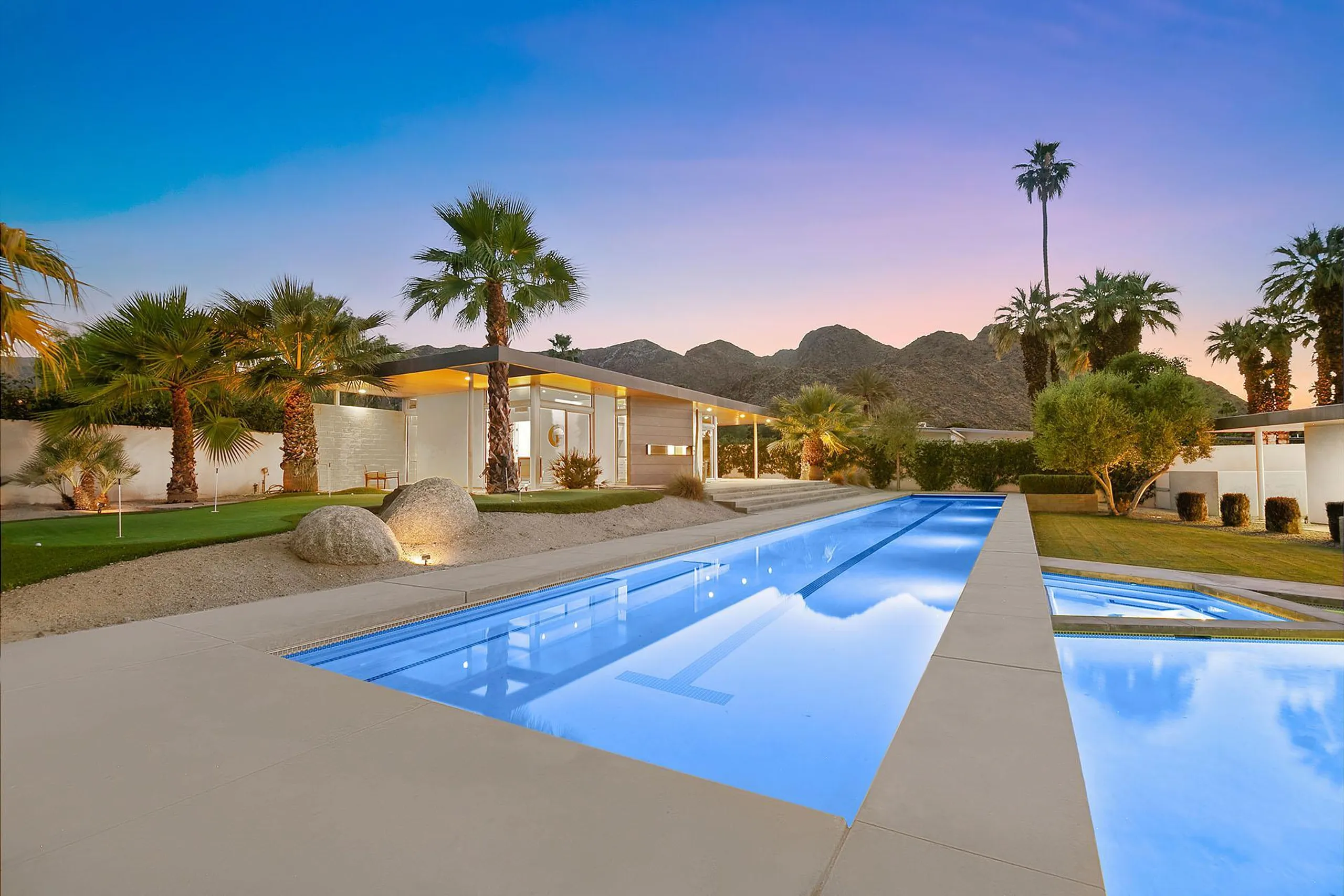 Palatial Palm Springs Paradise with Lap Pool, Firepit, Putting Green — photograph 5