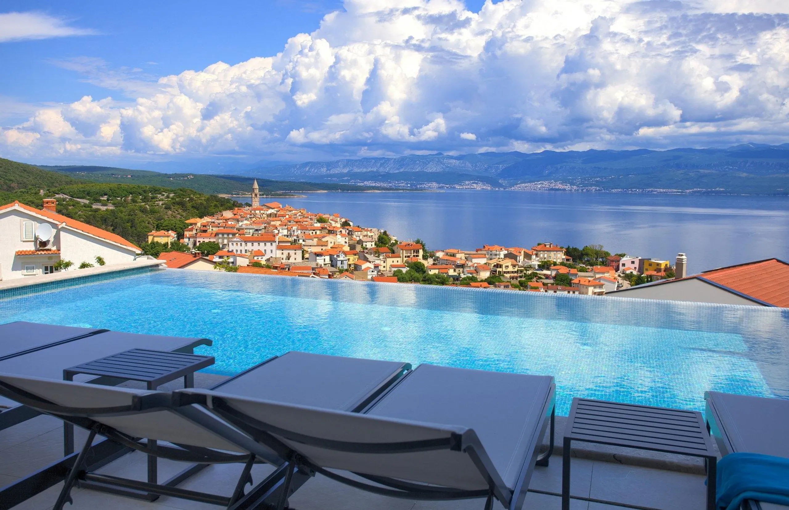 Prestige Oasis Villa with Private Pool and Sea Views — photograph 10