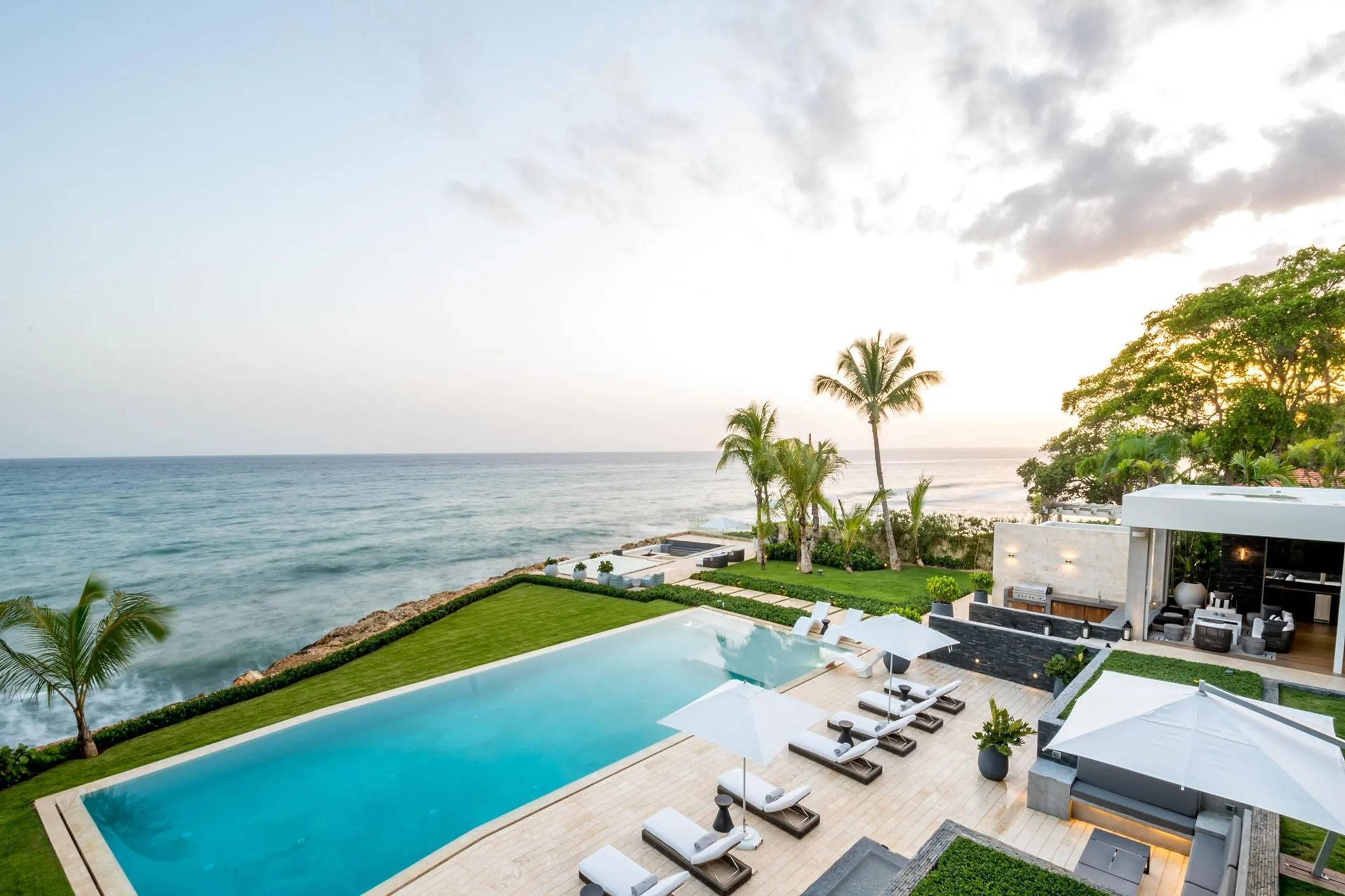 Casa de Campo's Modern Masterpiece Villa with Stunning View of the Ocean — photograph 2