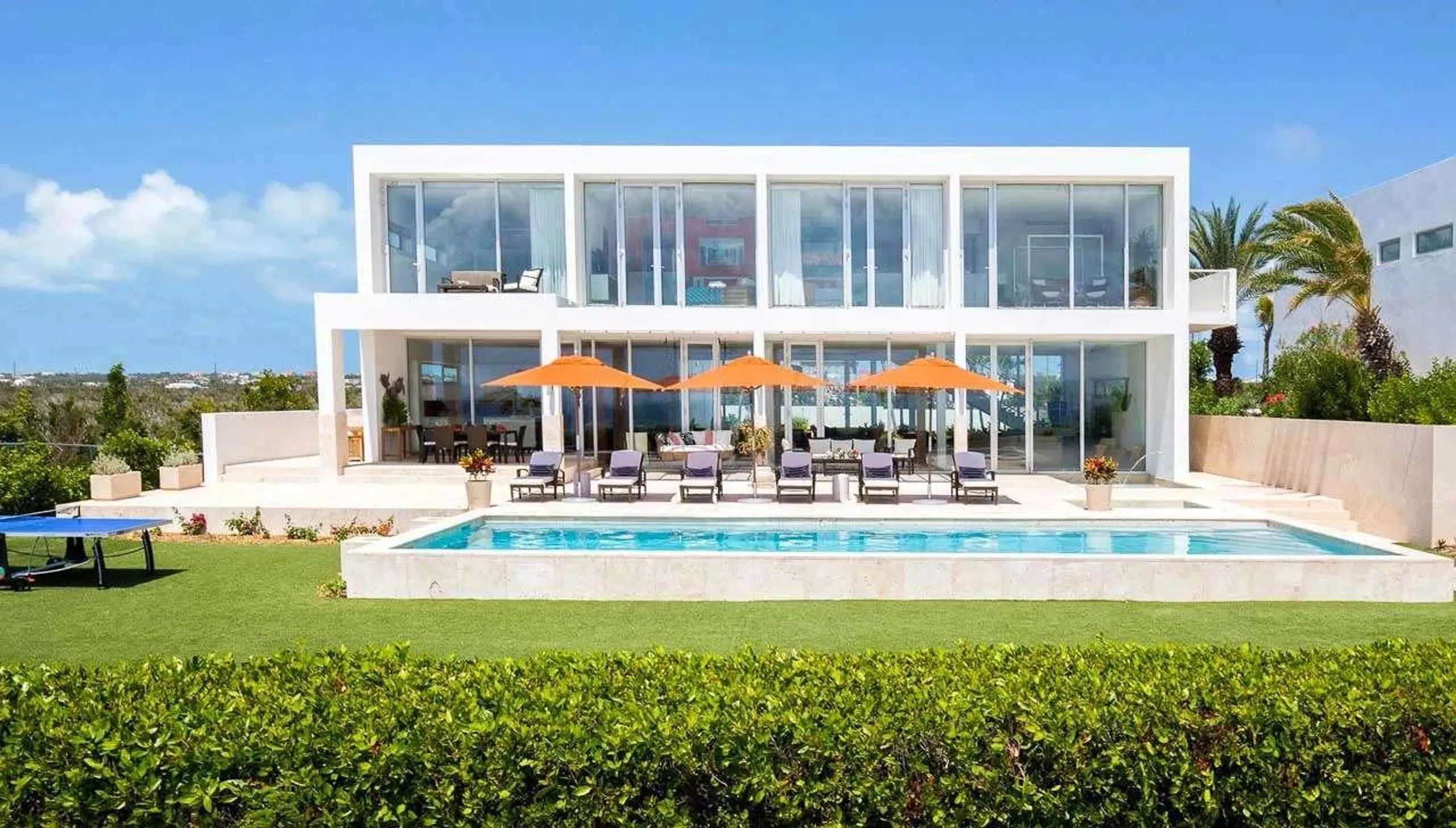 Contemporary Beachfront Villa with Invigorating Pool, Lockrum Bay