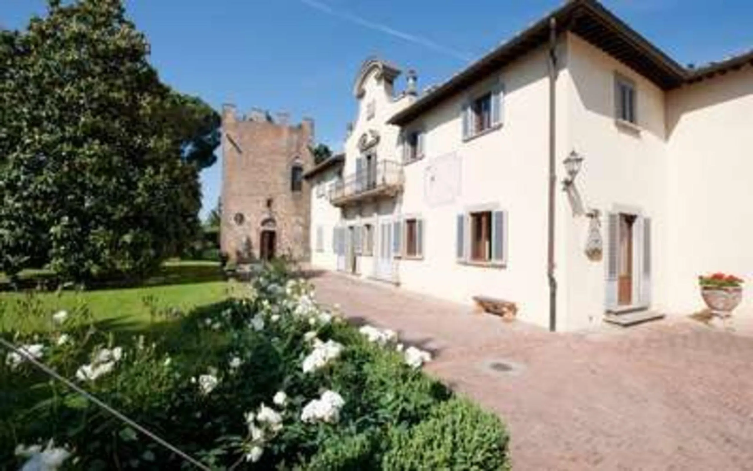 Majestic Castelfiorentino Estate with Private Pool, Fireplace,  and Stunning Views — photograph 6
