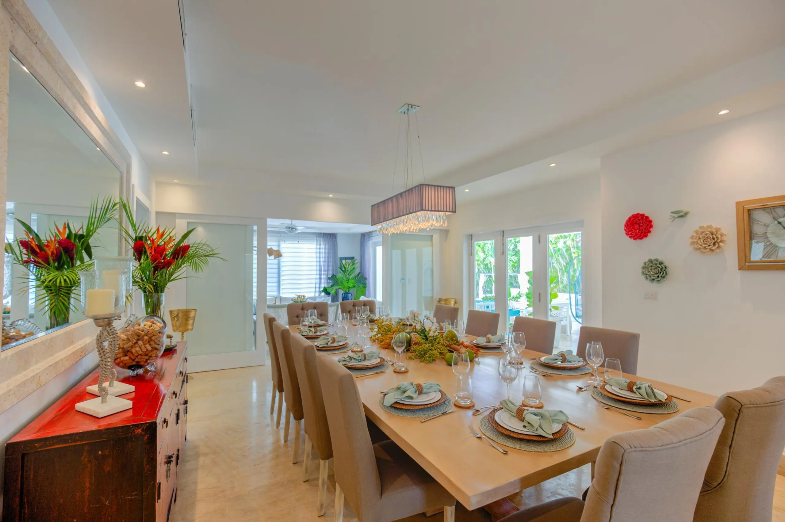 Exquisite Eight Bedroom Villa with Private Pool Overlooking Caribbean Golf Course — photograph 7