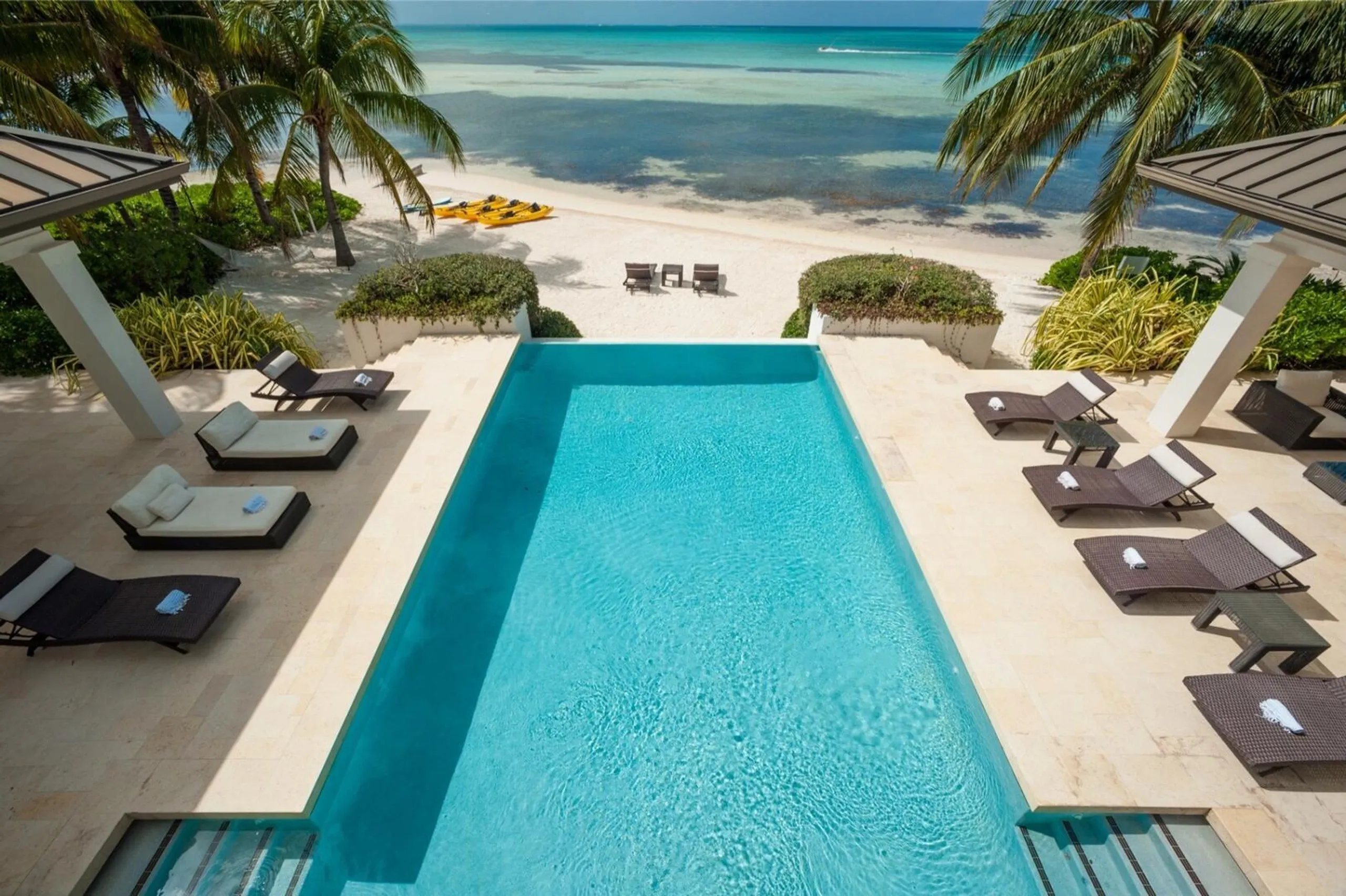 Oceanfront Caribbean Villa with Infinity Pool & Rum Point Access — photograph 4