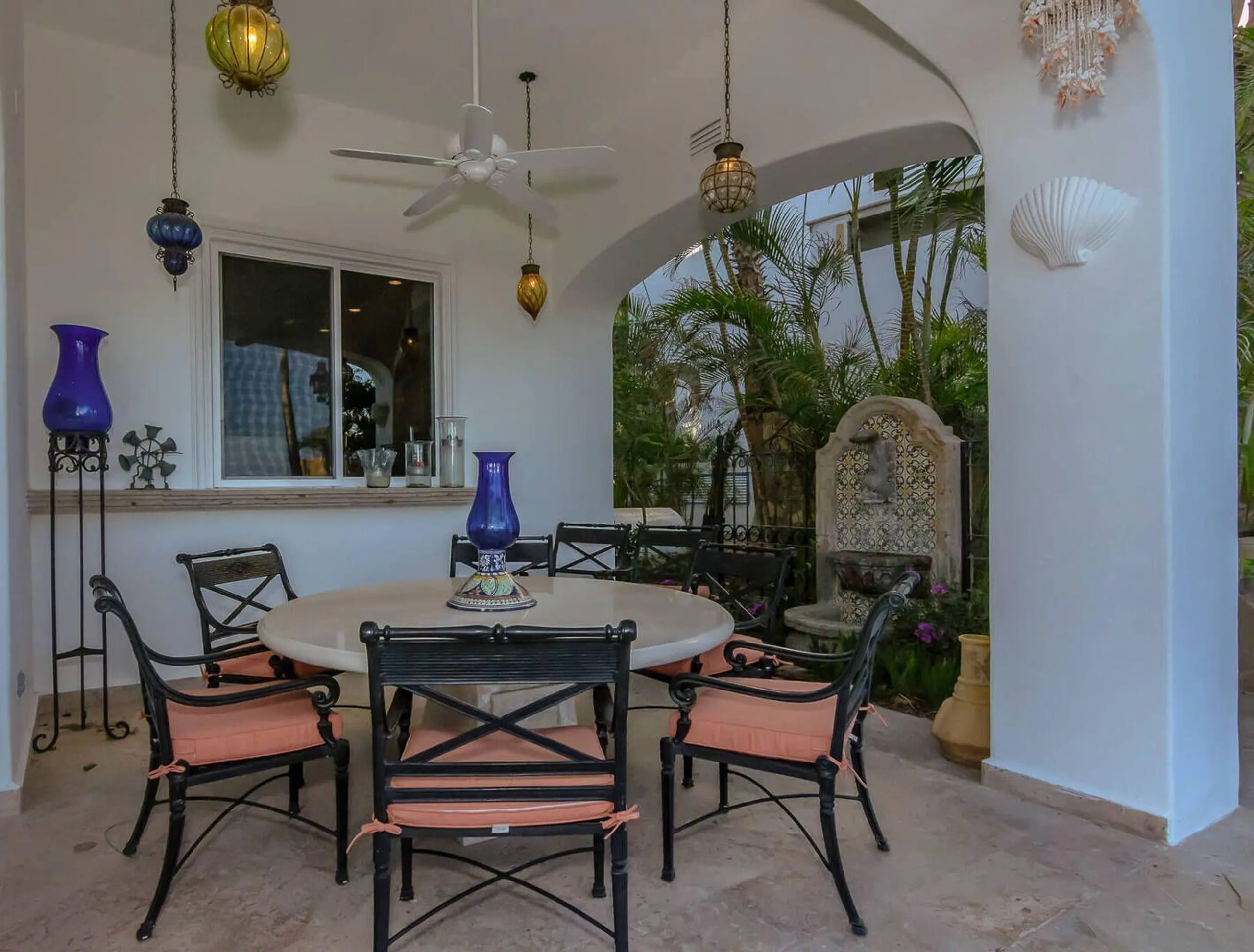 Elegant Palmilla Oceanfront Luxury Estate in VIllas Del mar with Grad Poll and Ocean Views — photograph 11