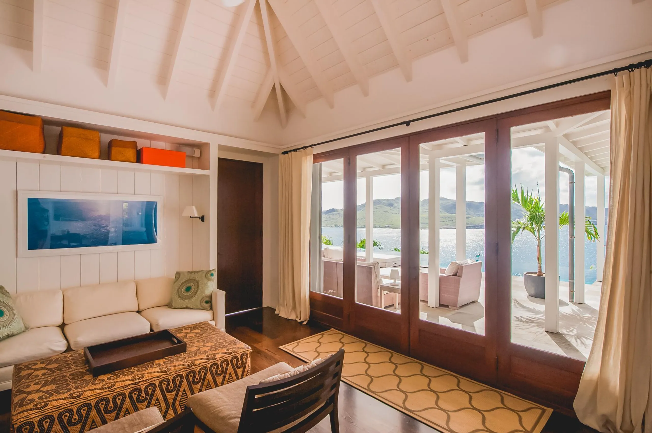 Superb Paradise Villa with Infinity Pool and Firepit — photograph 9