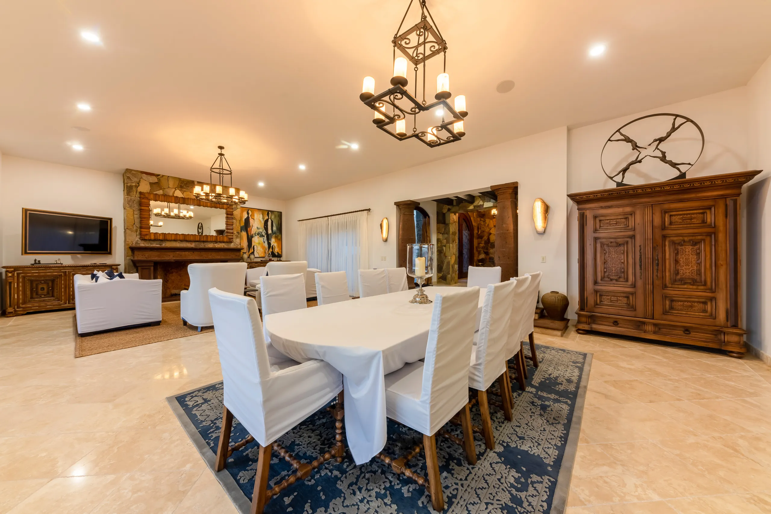 Glamorous Six-Bedroom Villa with Private Beach Access, 100-Foot Pool & Panoramic Ocean Views — photograph 12