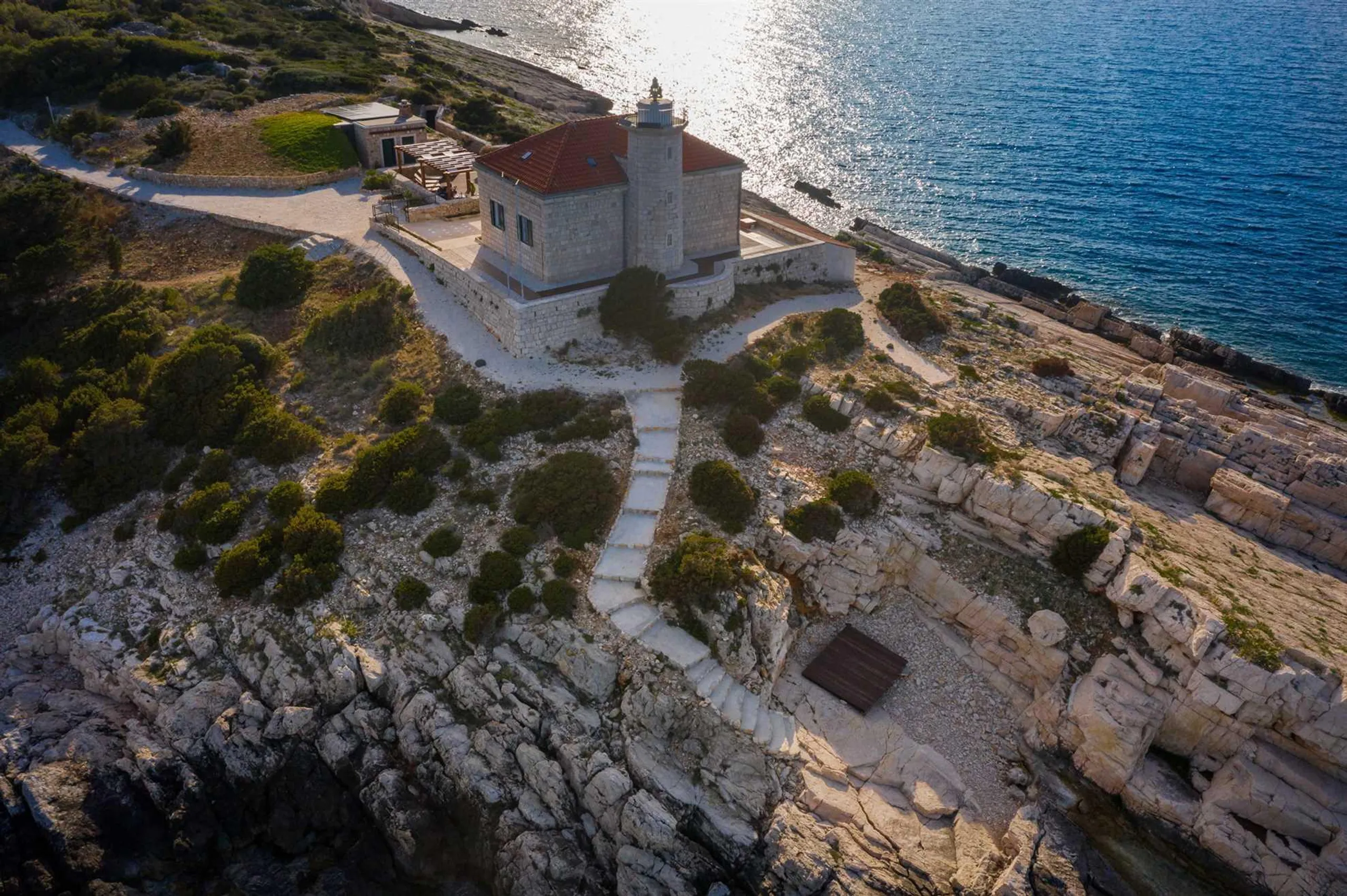 Historic Villa with Lighthouse and Jacuzzi on Host Island — photograph 10