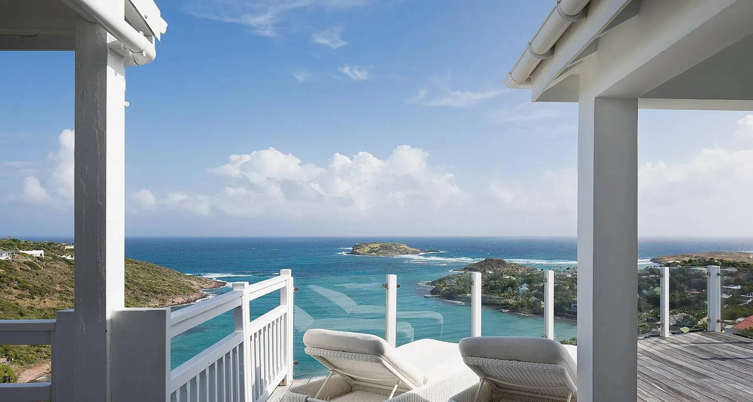 Stunning Seaside Retreat with Private Pool and Walks to the Beach — photograph 6