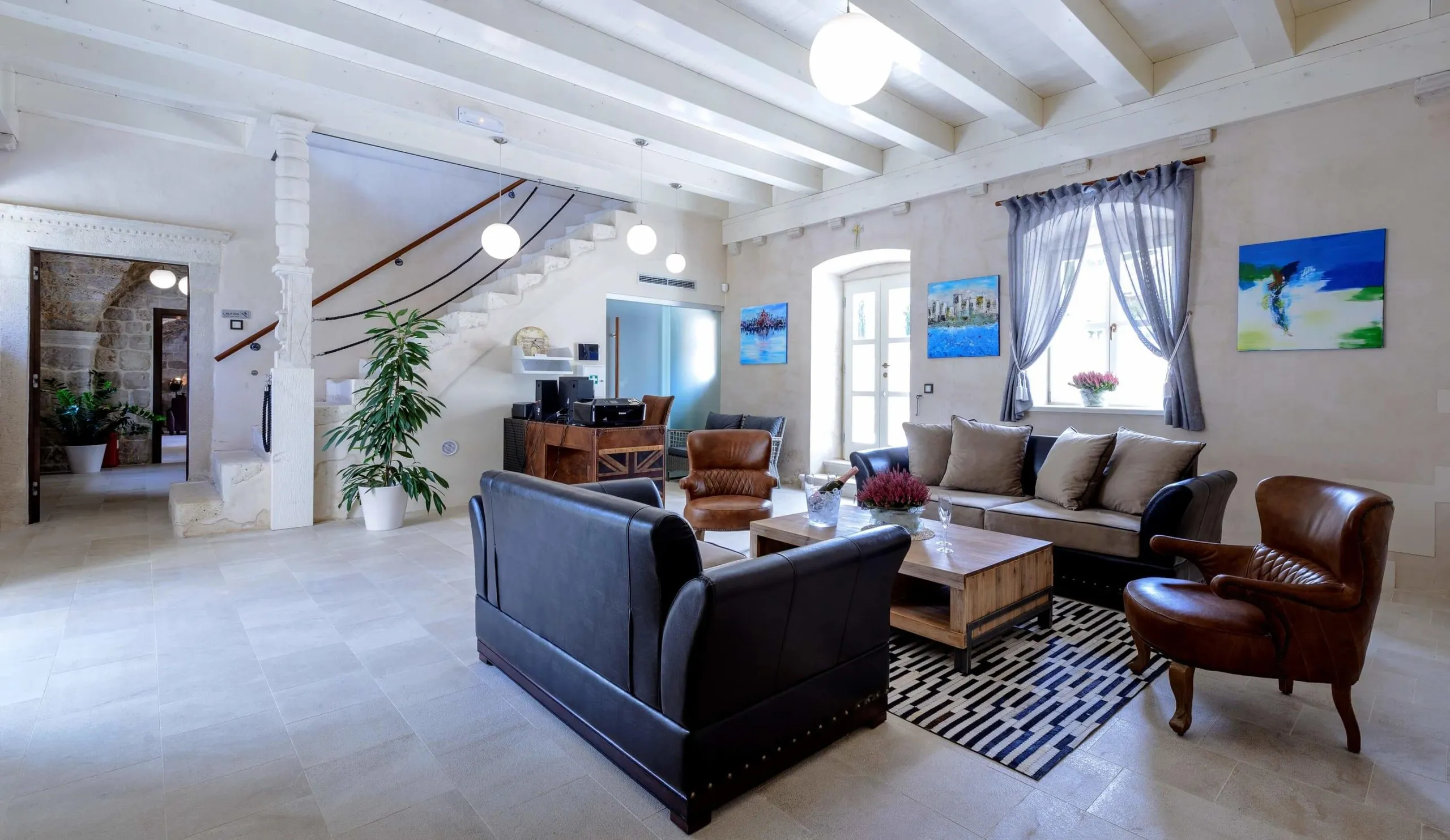 Glamorous Stylish Villa with Pool and Beautiful Garden Landscapes — photograph 7