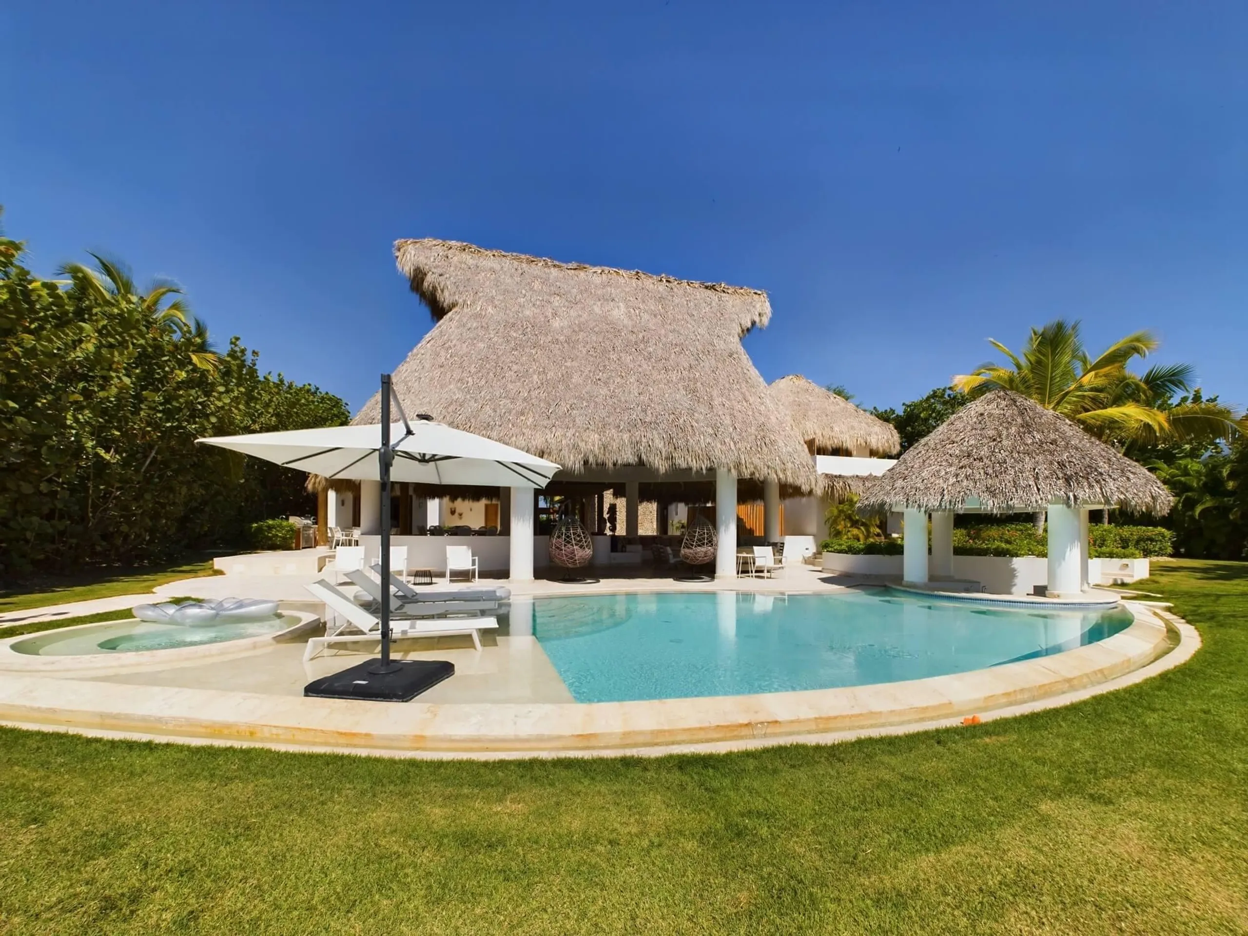 Exquisite 6 Bedroom Villa in Cap Cana with Private Pool and Golf Course Views, Cap Cana