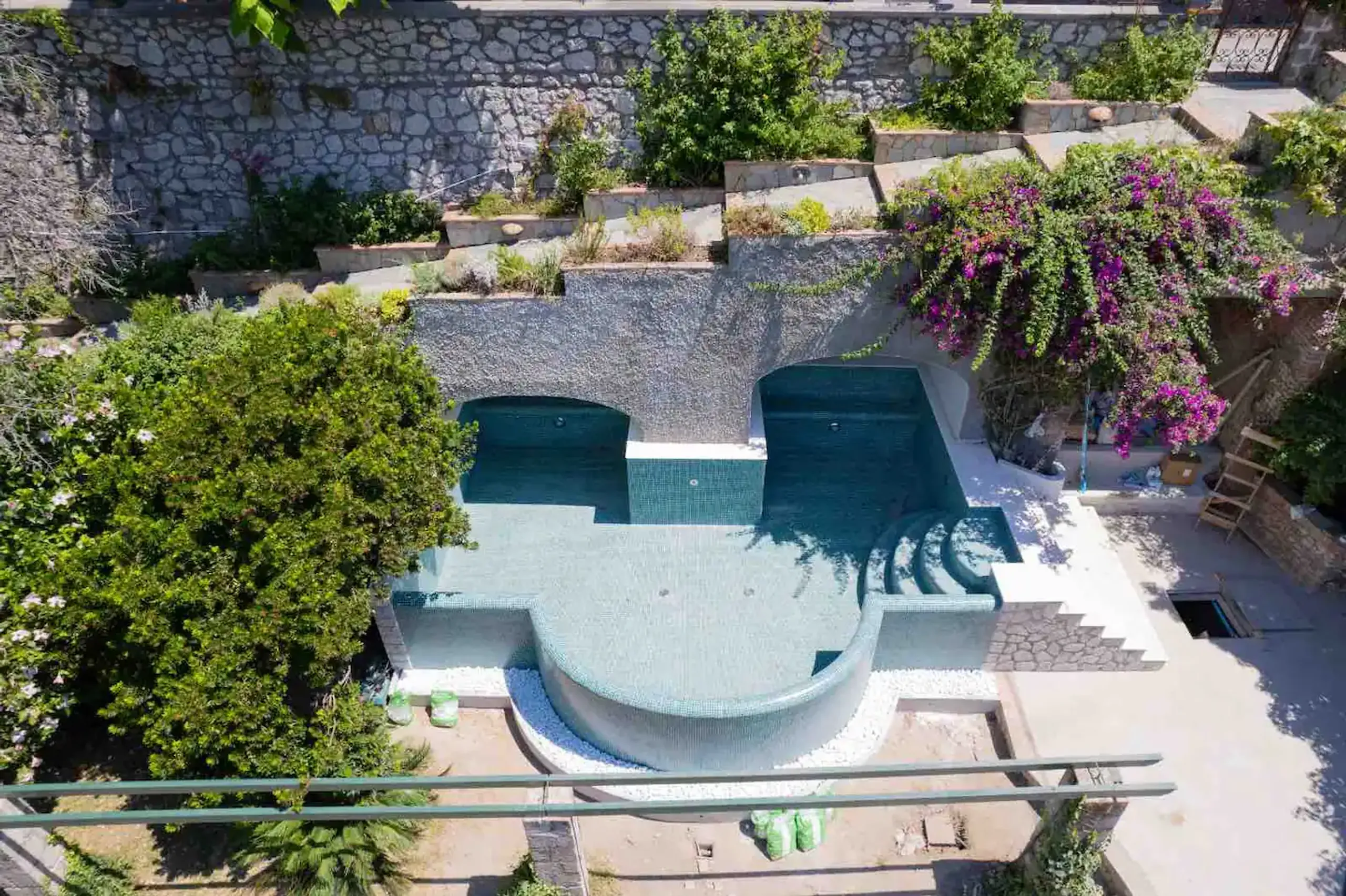 Tranquil Villa in Capri with Pool and Scenic Views — photograph 9