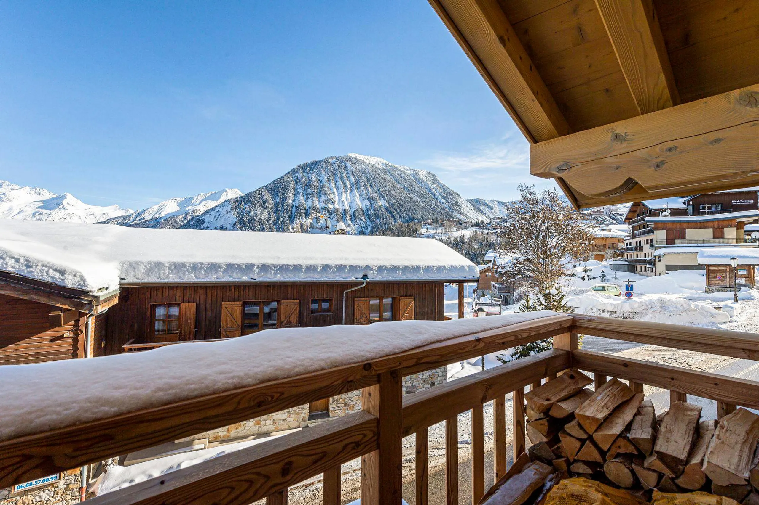 Posh Contemporary Villa with Sauna and Mountain Views — photograph 12