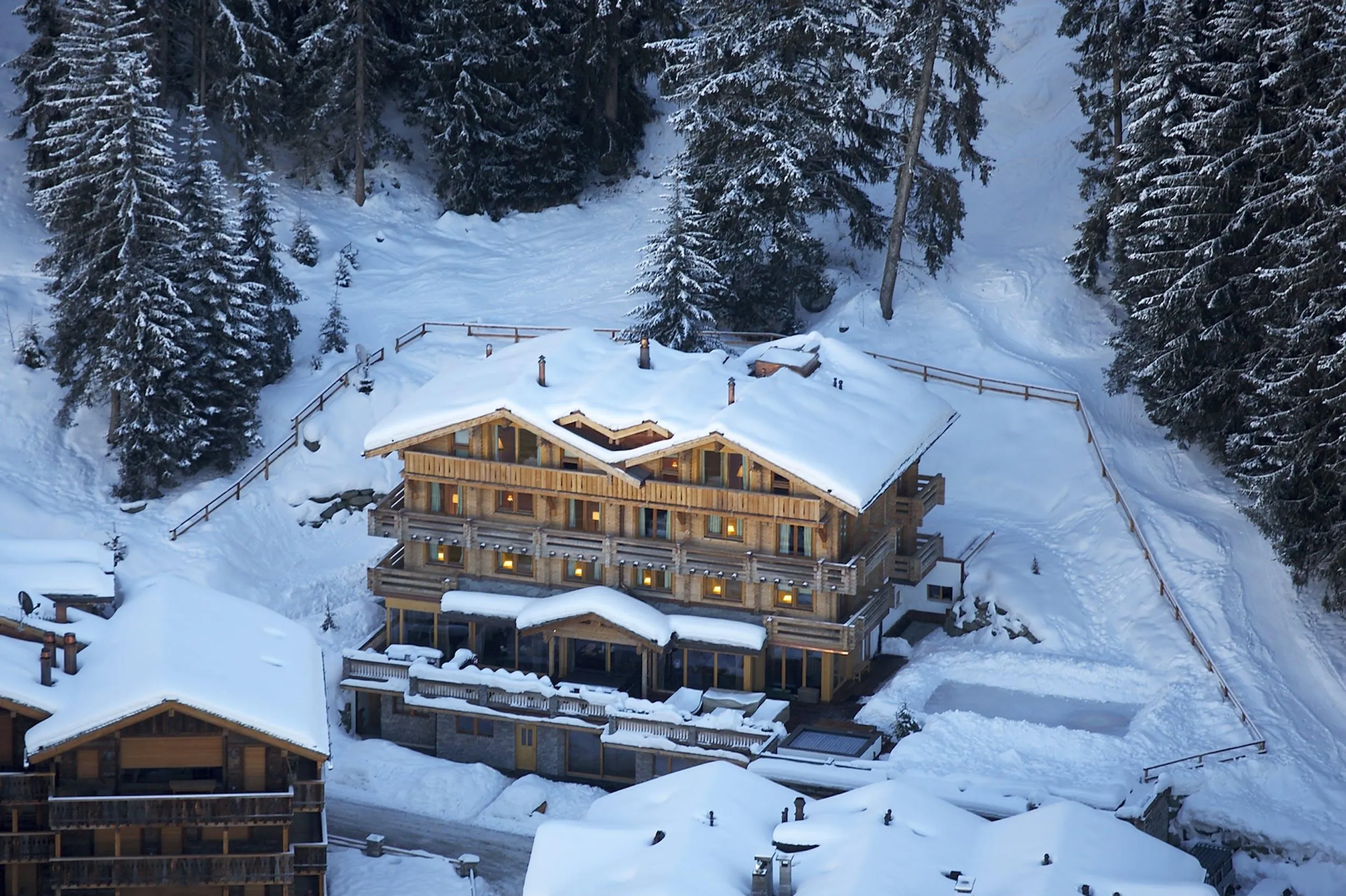 Verbier Mountain Retreat Chalet with Indoor Pool and Gorgeous Mountain Views — photograph 4