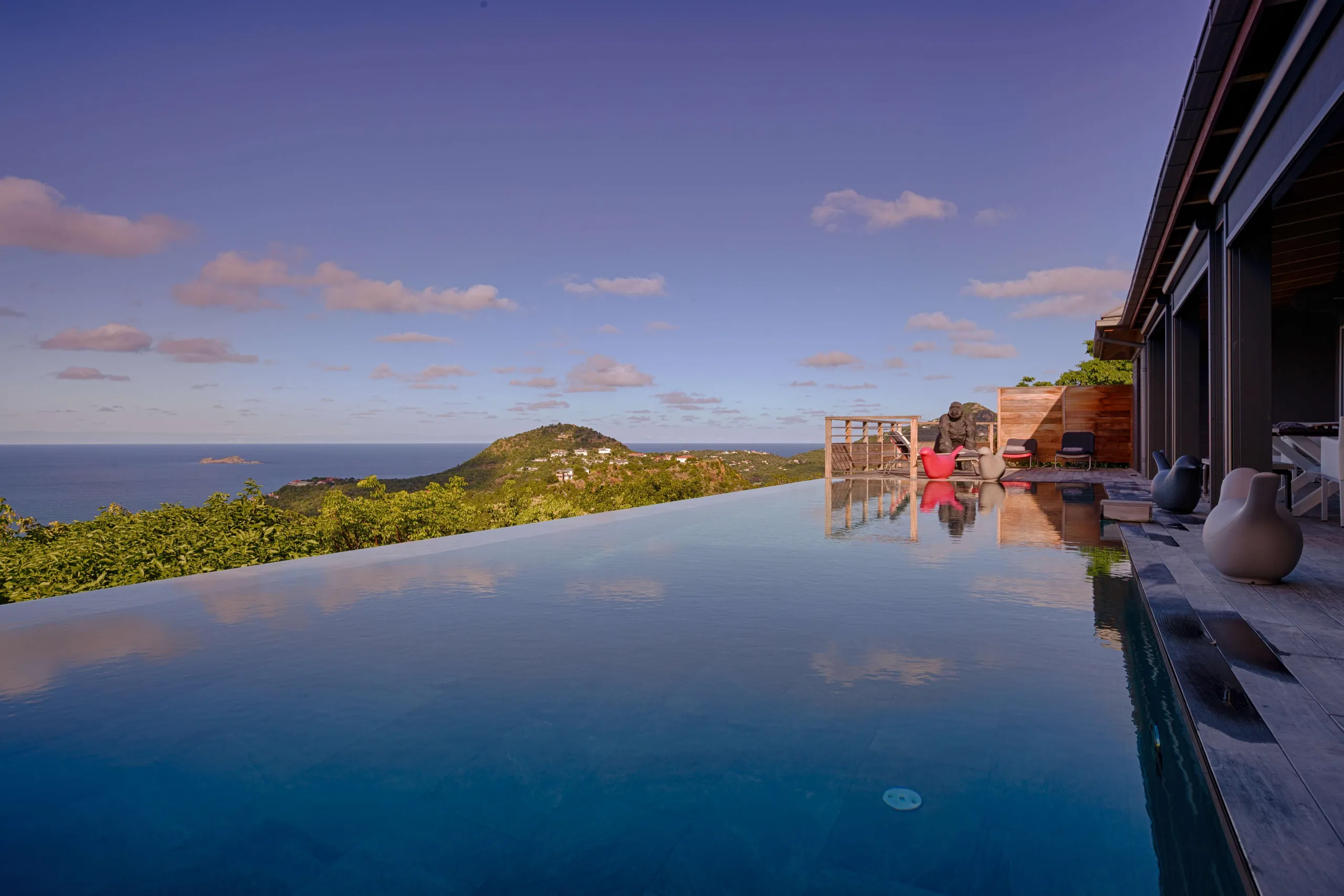Elegant and Contemporary Style Villa with Infinity Pool with Stunning Views — photograph 4