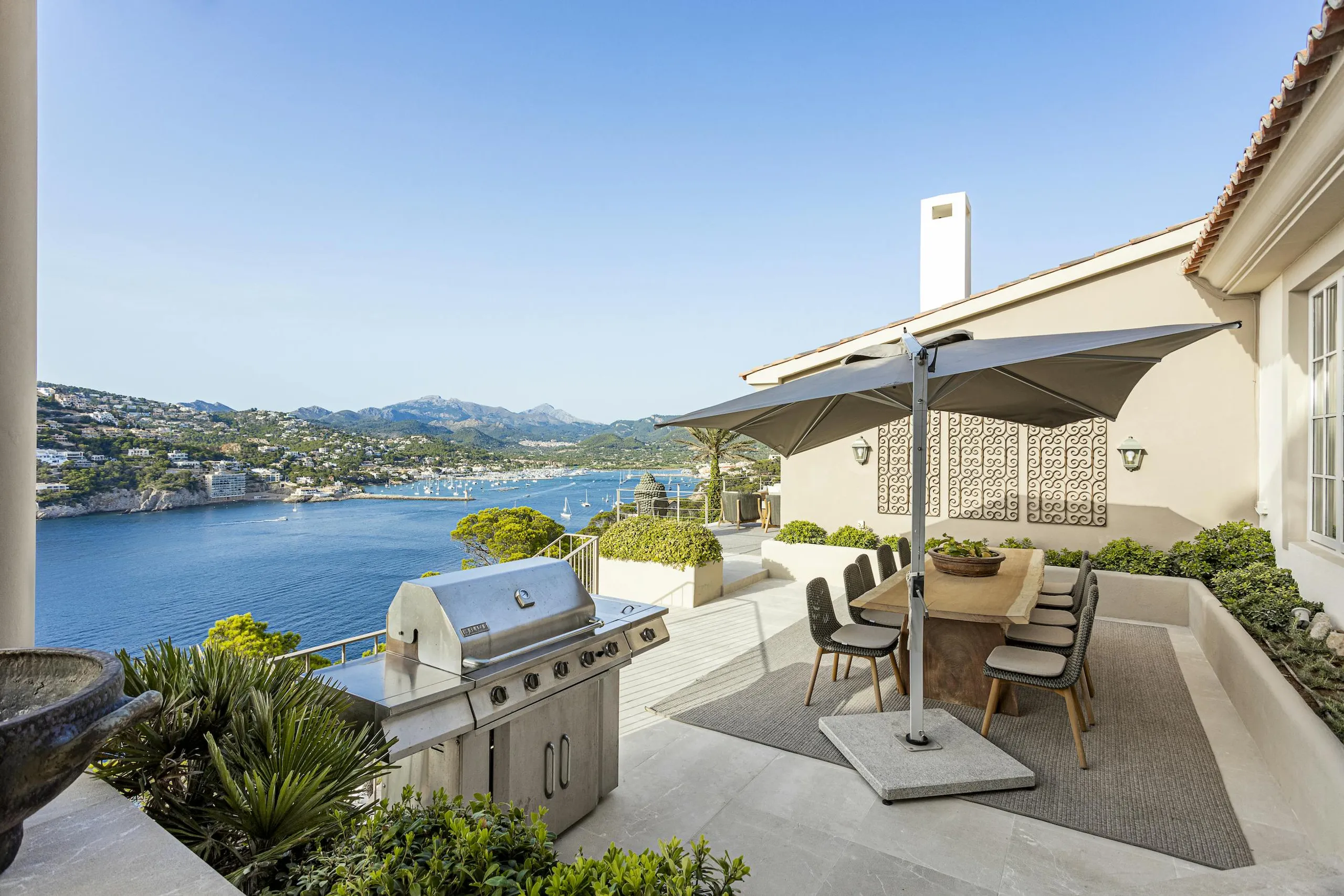 Magnificent Mallorca Villa with Infinity Pool and Gorgeous Ocean Views — photograph 6