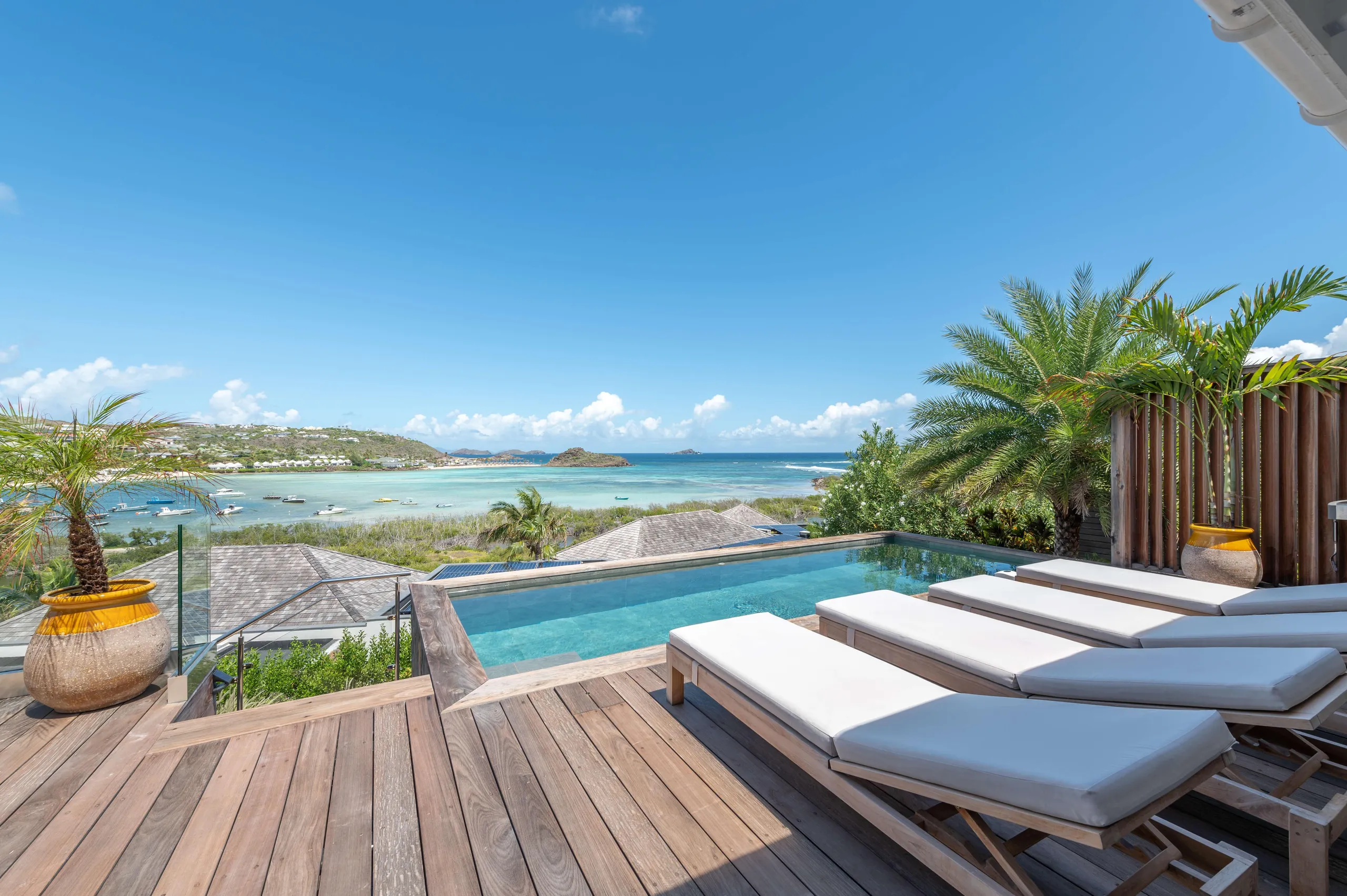 Grand-Cul-de-Sac Lagoon Contemporary Styled Villa with Private Pool — photograph 3