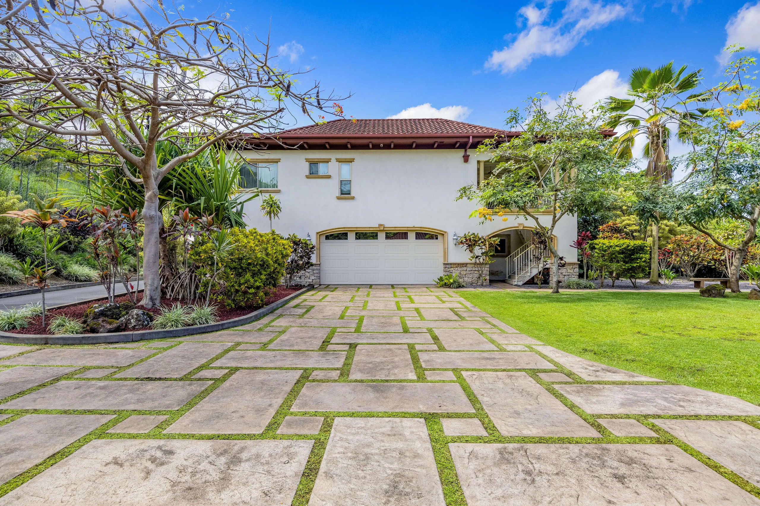 Hawaii Hideaway Estate with Infinity Pool and Panoramic Ocean Views — photograph 12