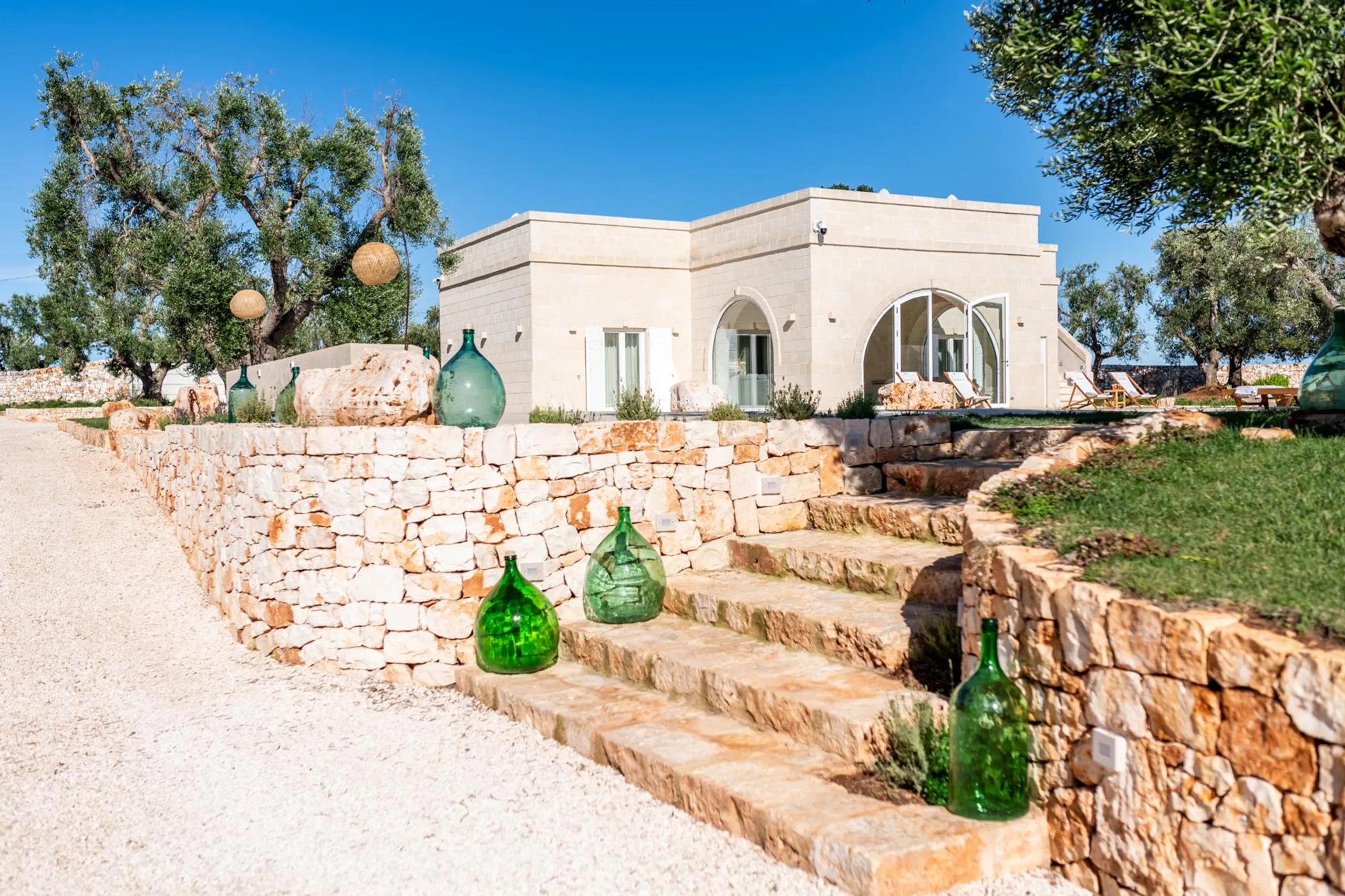 Lavish Countryside Haven w/ Heated Pool & Acres of Olive-Draped Tranquility — photograph 7