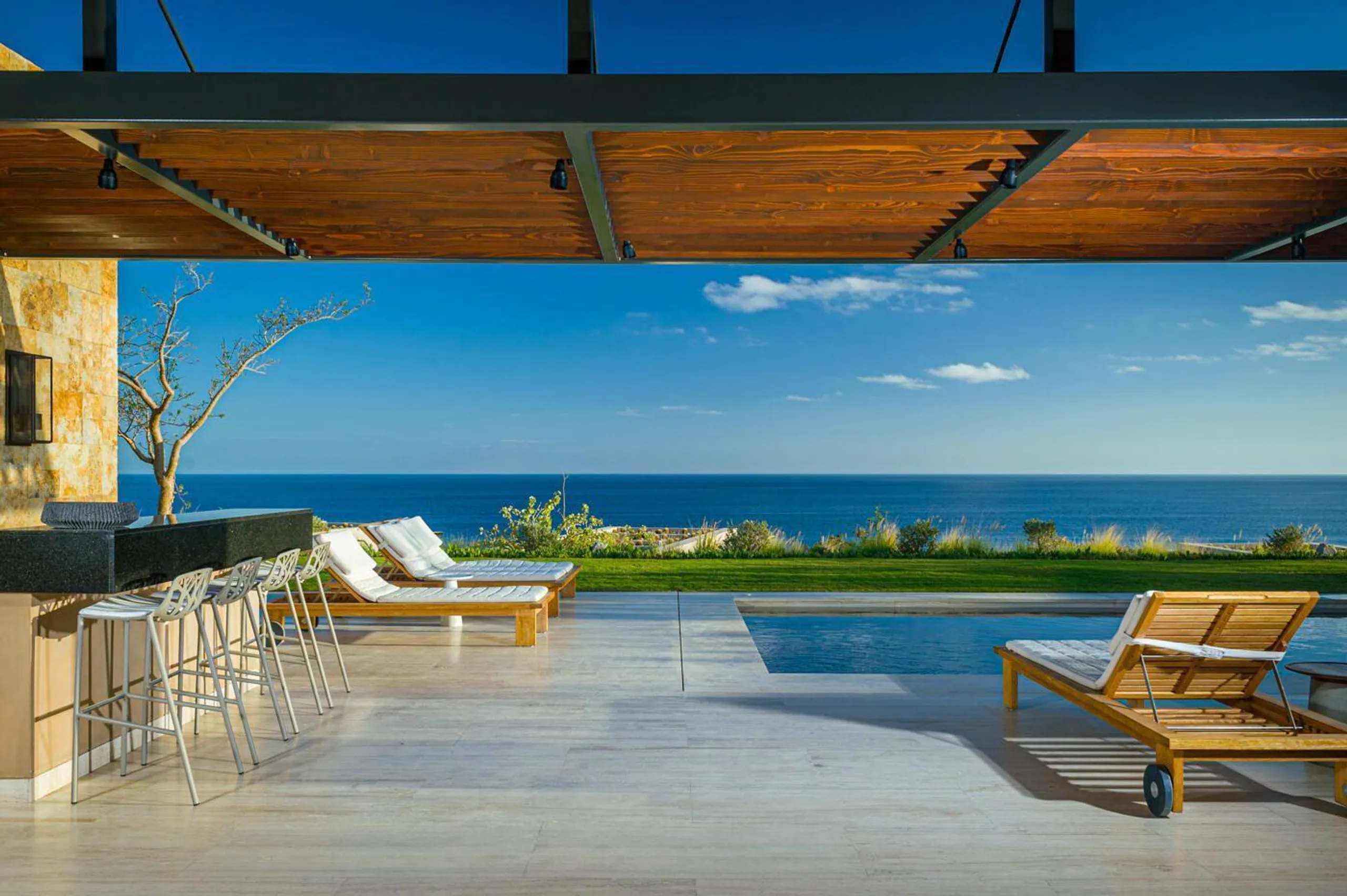 Richly Adorned Puerto Los Cabos Architectural Estate with Zero Edge Pool and Spectacular Views — photograph 4