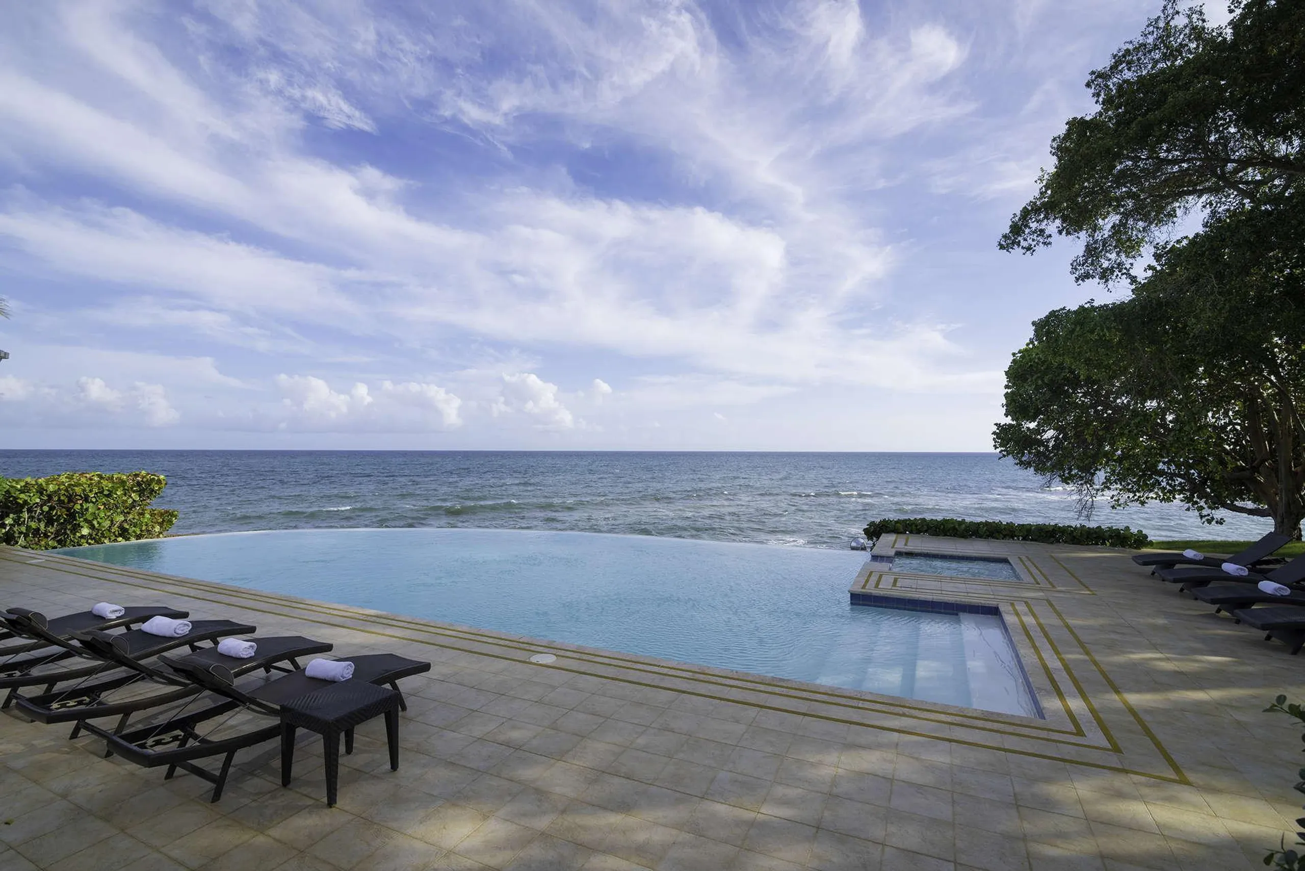 Casa de Campo's Deluxe Paradise Villa with Infinity Pool — photograph 2