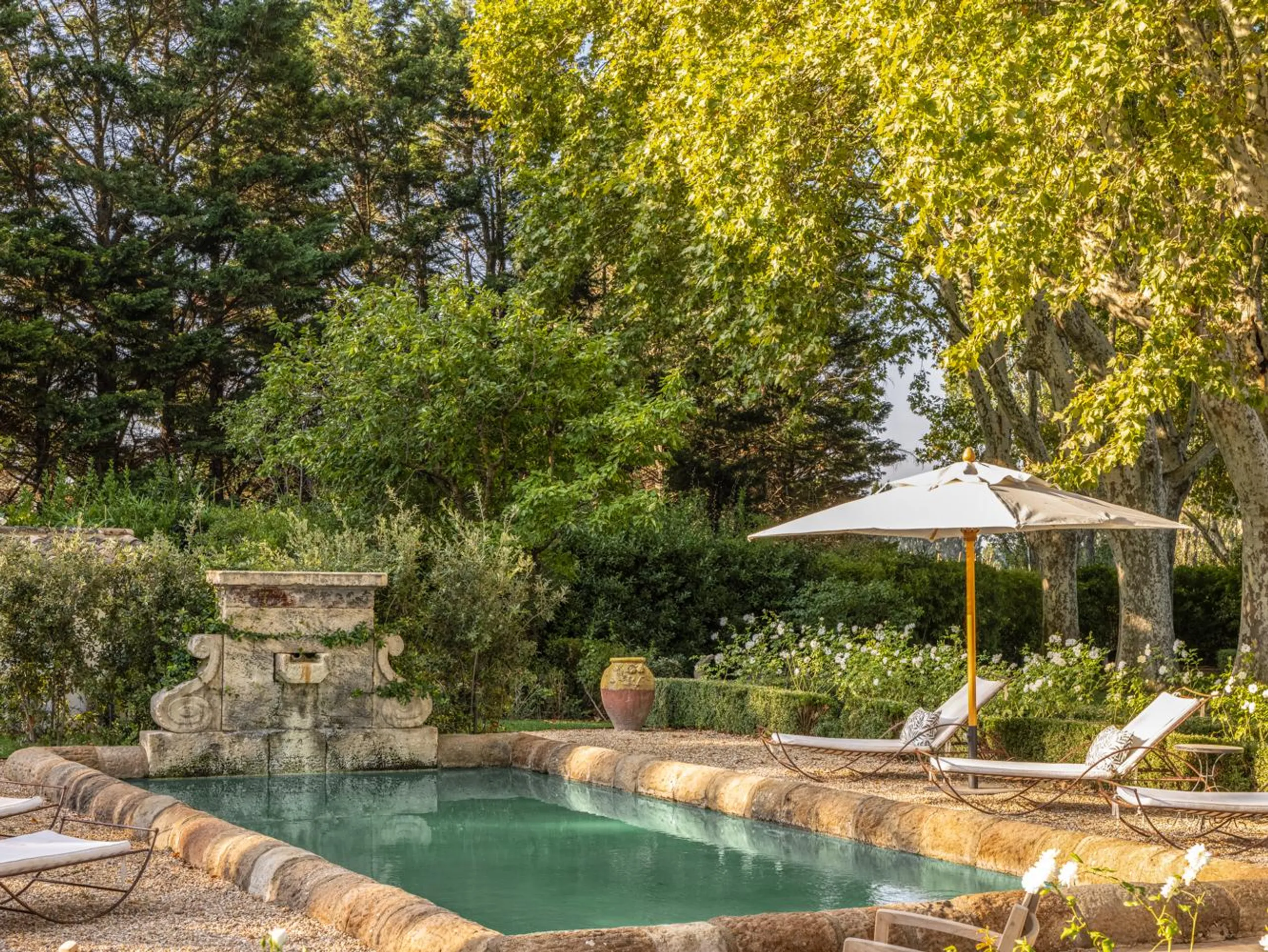 Elegant Historic Villa with Private Pool and Courtyard — photograph 4