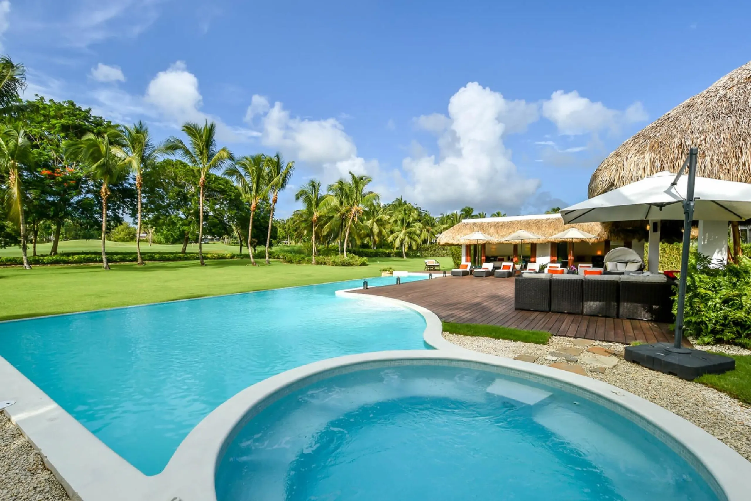 Casa de Campo's Splendid Tranquility Villa with Beach Access — photograph 2