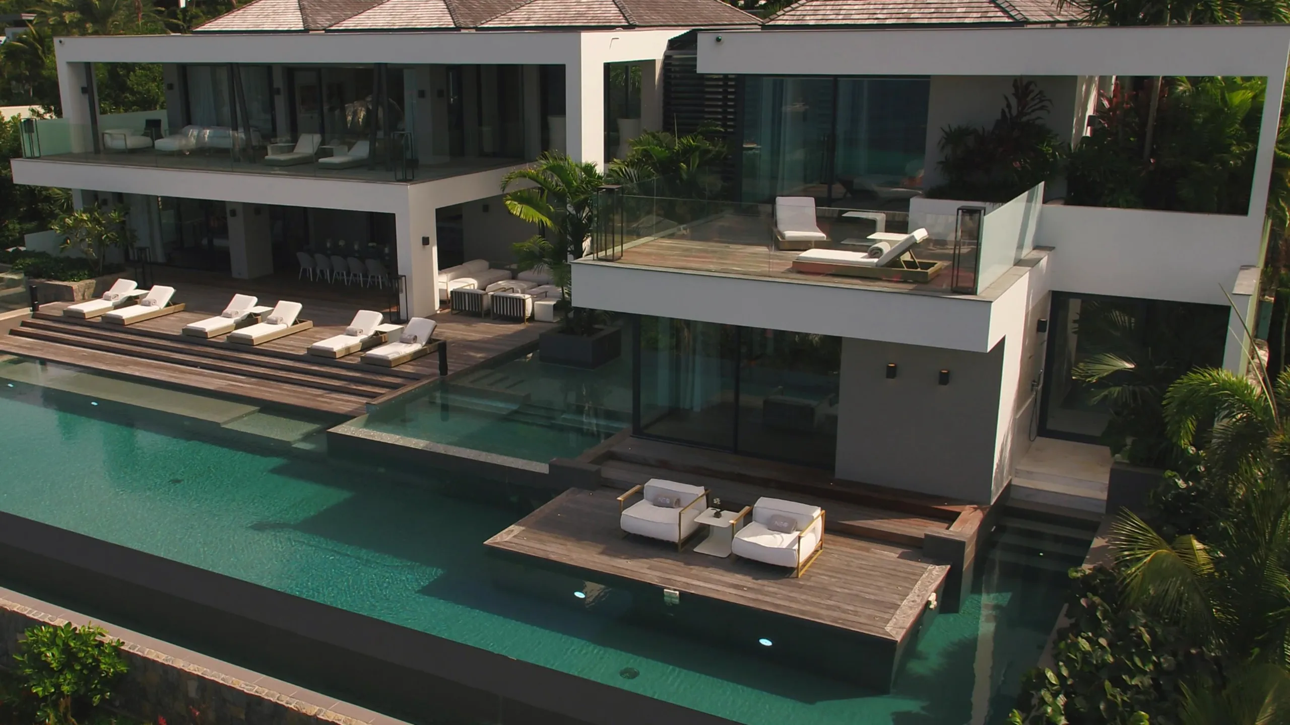 Contemporary Architectural St Jean Estate with Infinity Pool and Amazing Views — photograph 5