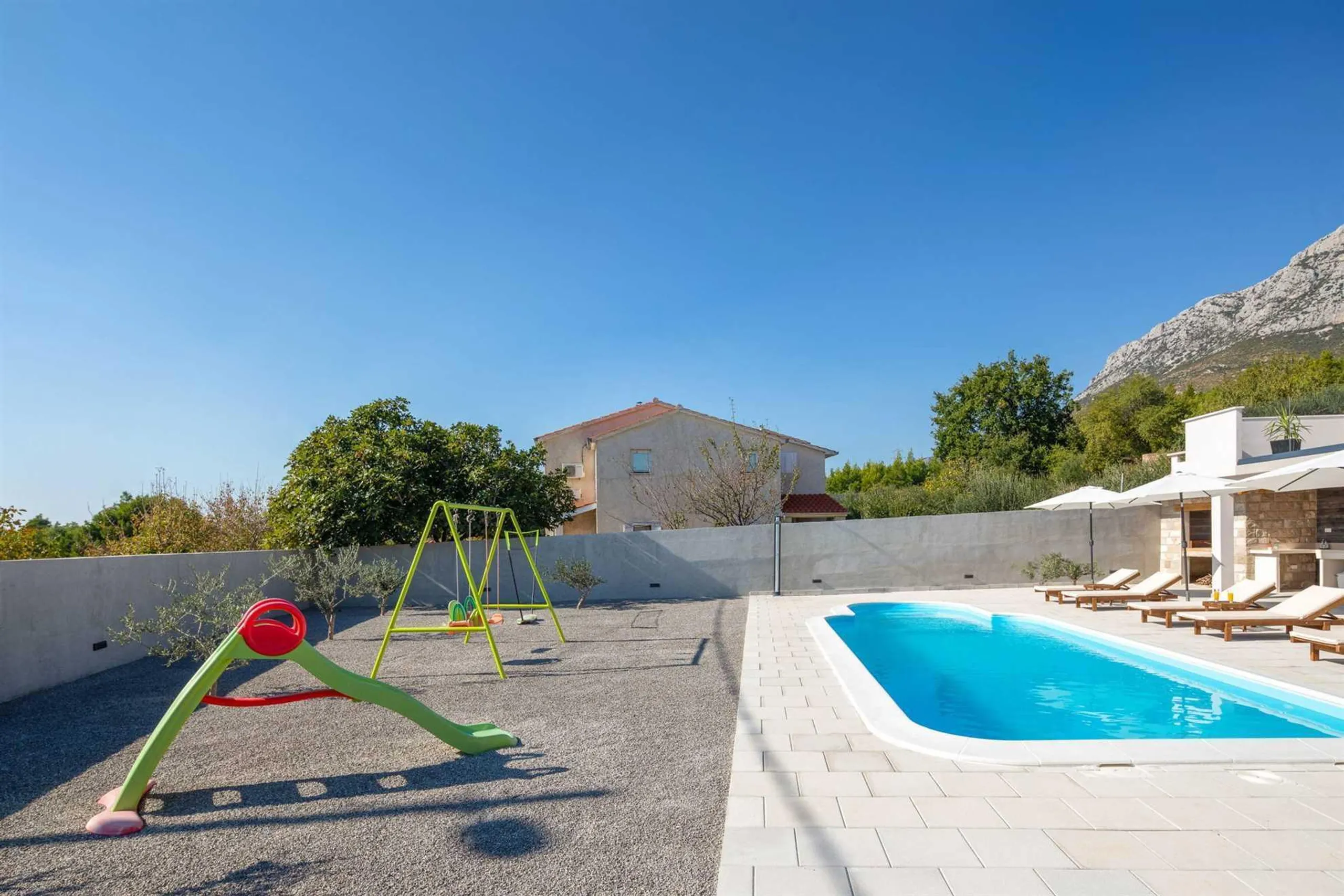 Stylish Adriatic Sea Villa with Private Pool and Amazing Views — photograph 10
