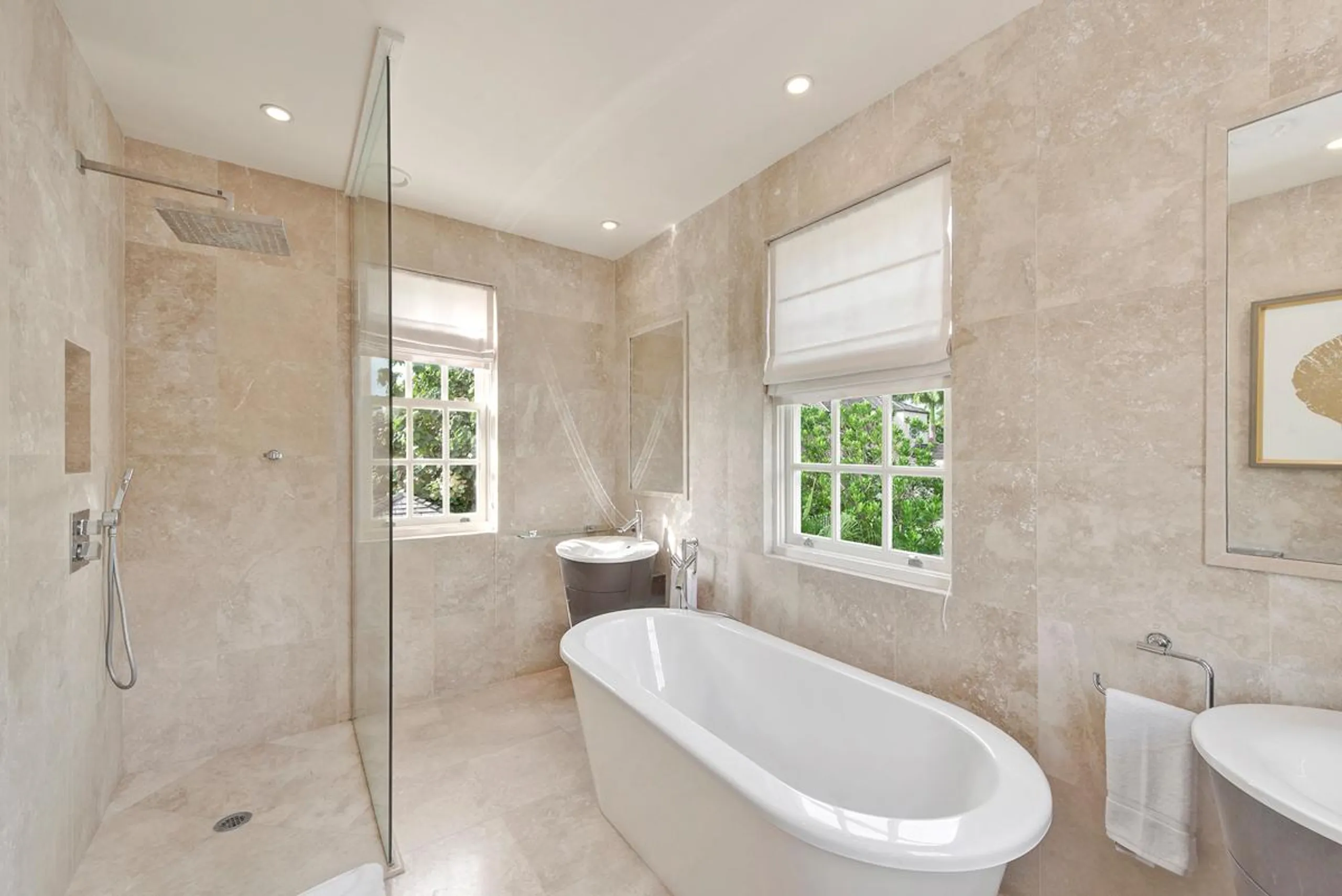 Top-of-the-line Bajan Villa with Private Pool and Beach Views — photograph 10