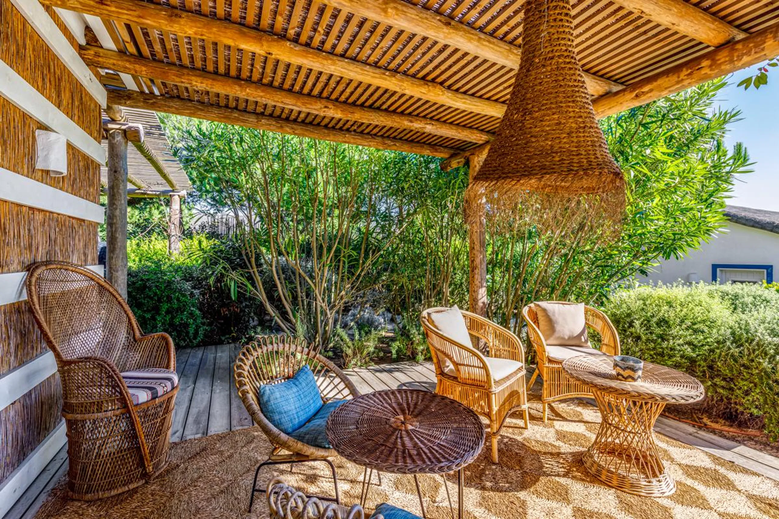 Deluxe Bohemian Villa with Pool and Private Terrace — photograph 10