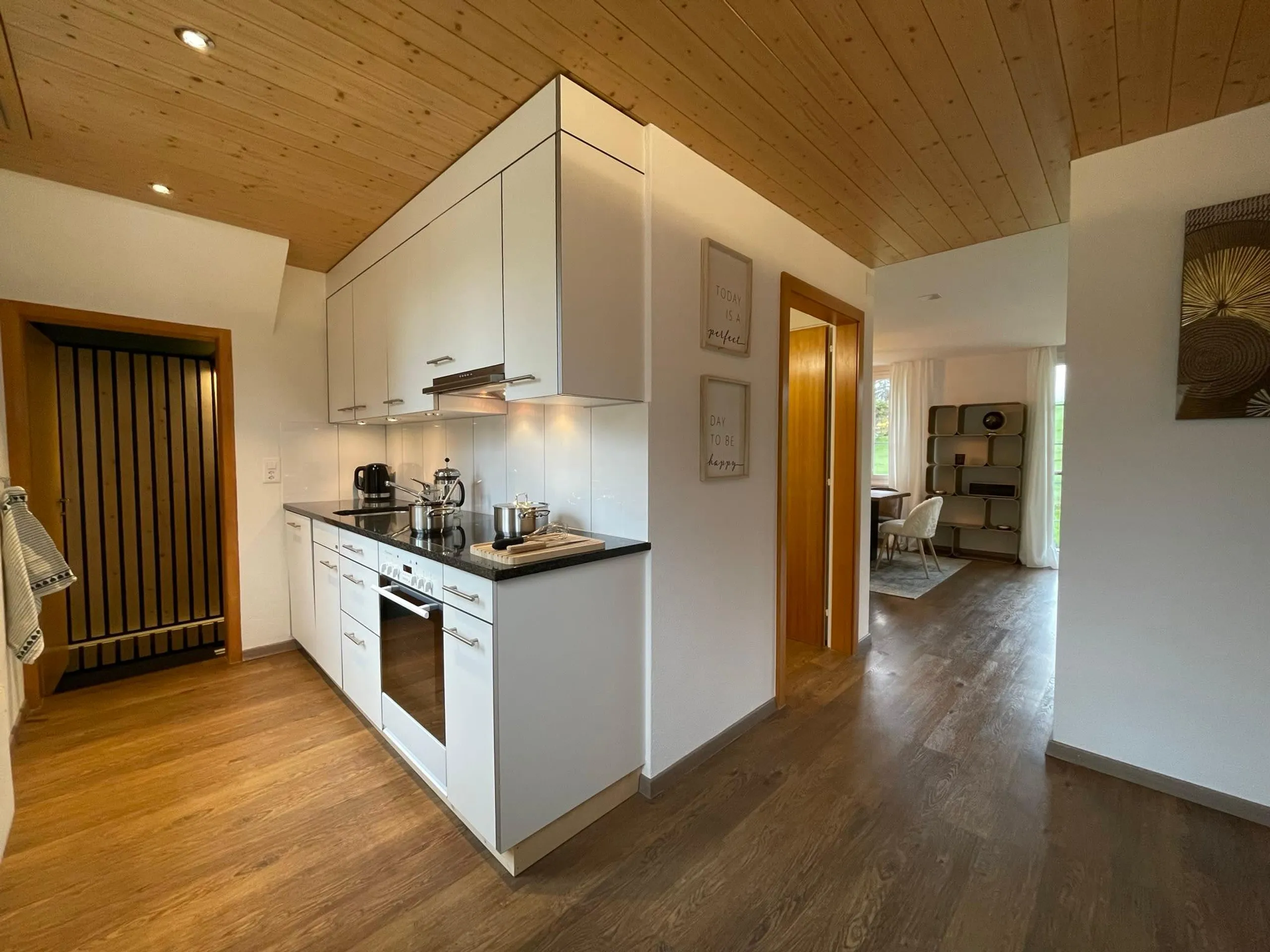 Sophisticated Saanen Chalet with Fireplace and Sun Deck — photograph 9