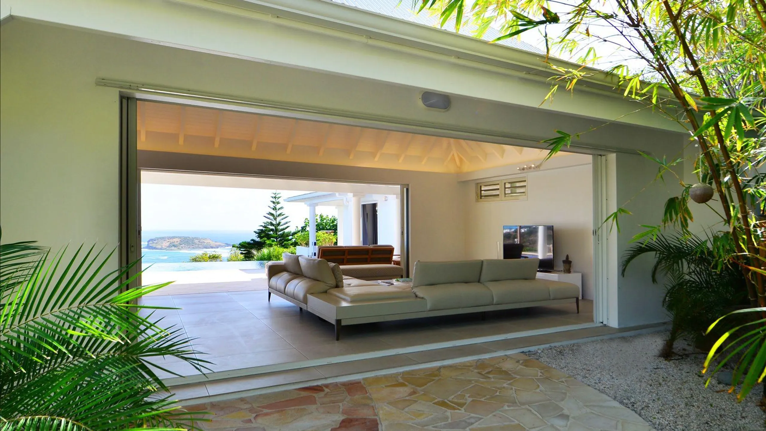 Fantastic Modern Villa With Ocean View And Pool — photograph 8