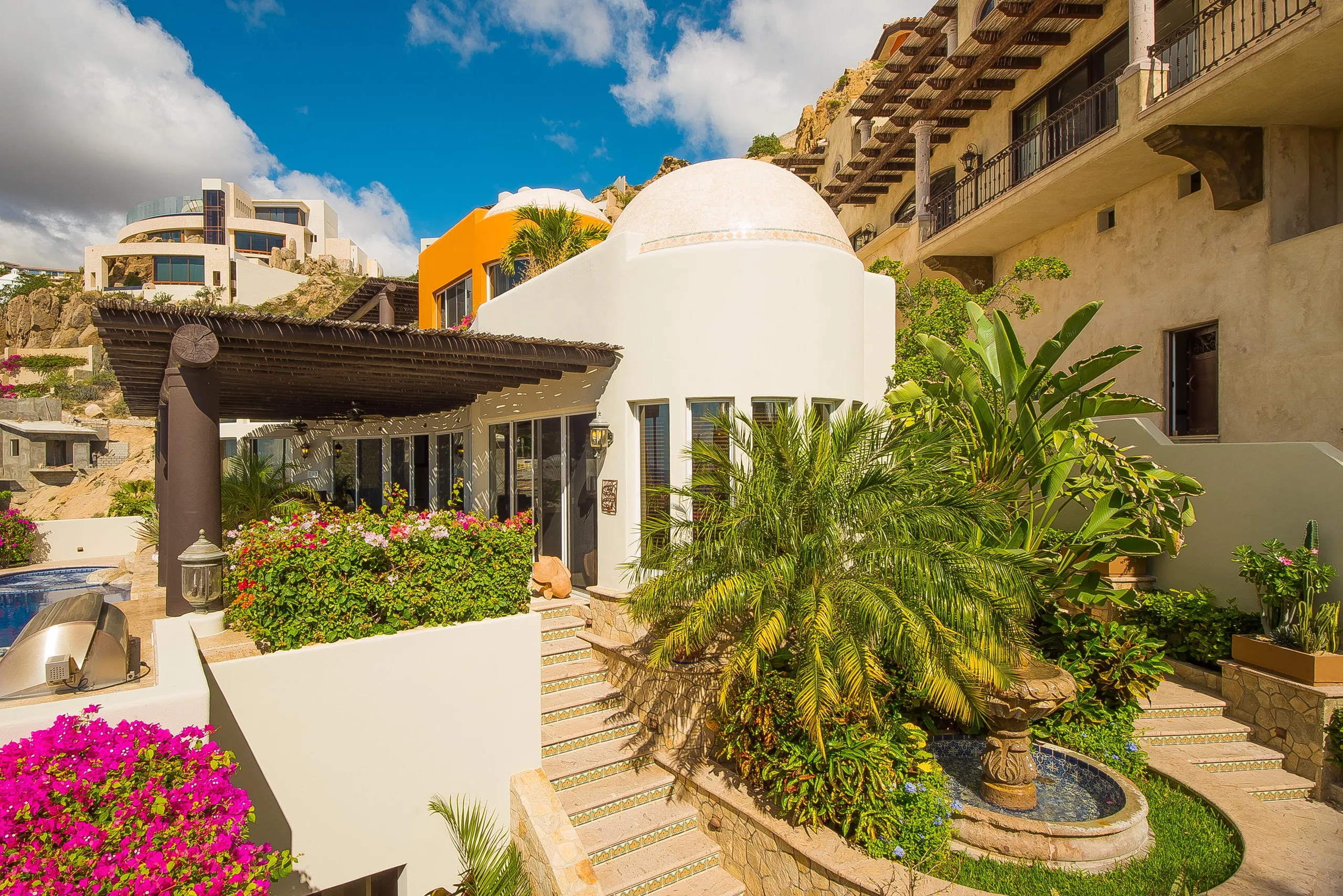 Stunning Cabo San Lucas Estate with Stunning Views — photograph 5