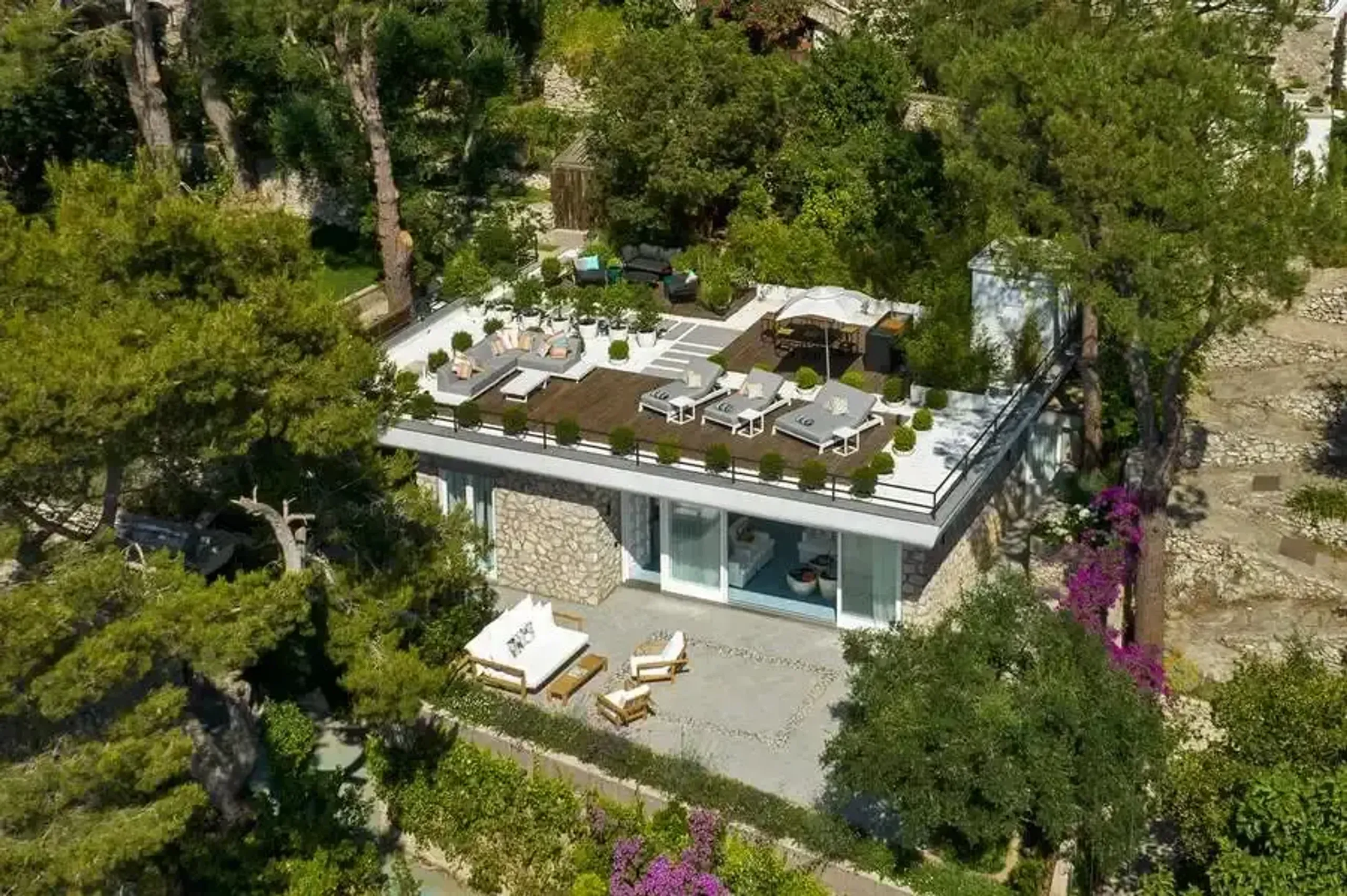 Upscale Contemporary Villa in Capri with Gulf of Naples Views, Capri