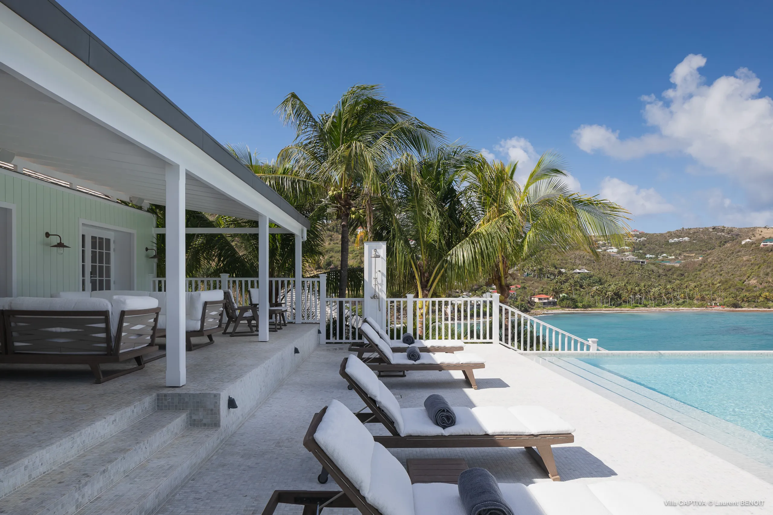 Waterfront St. Barth Villa with Private Dock, Heated Pool & Airy Living Spaces — photograph 11