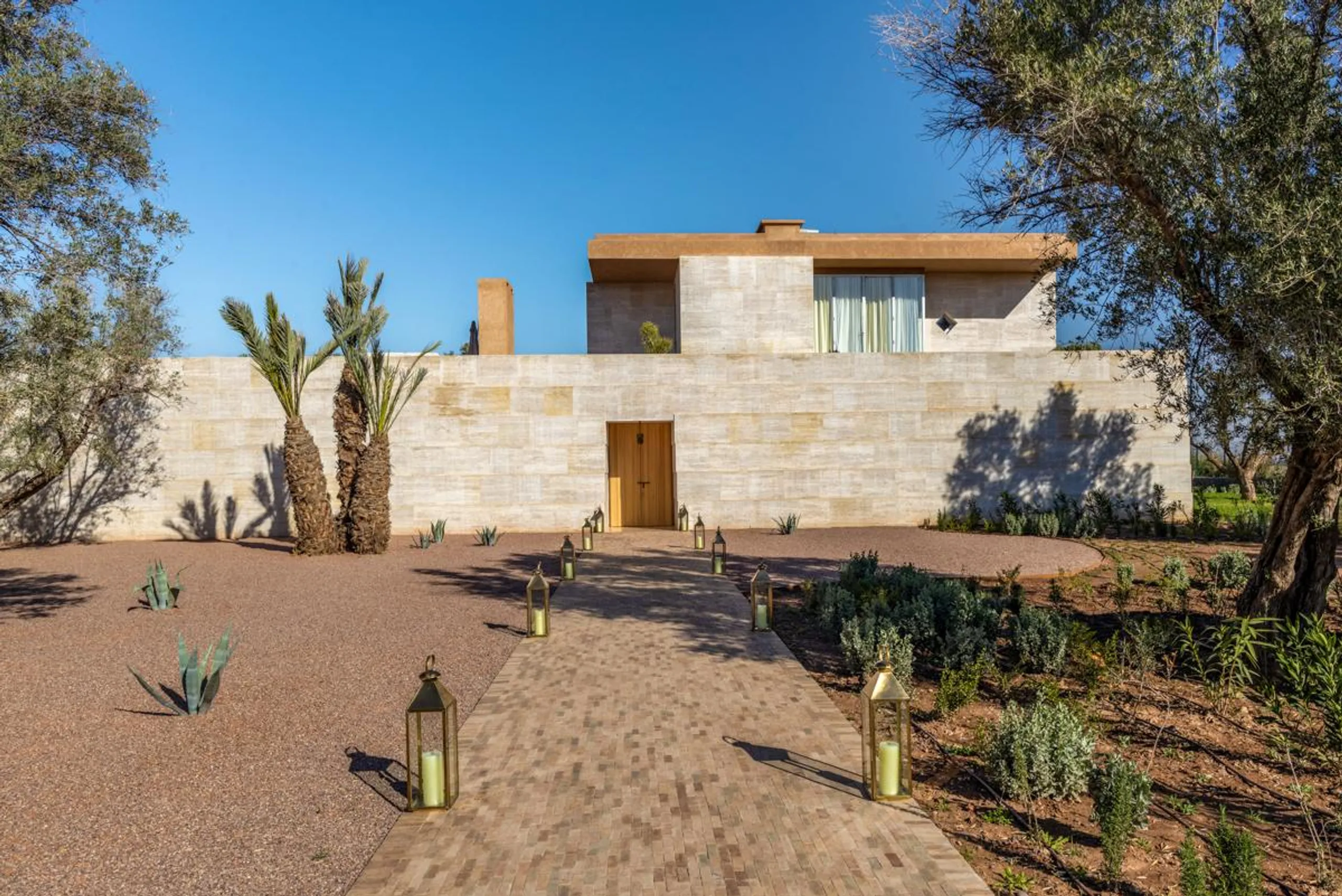 Serene Marrakech Villa with Private Pool and Outdoor Terraces — photograph 3